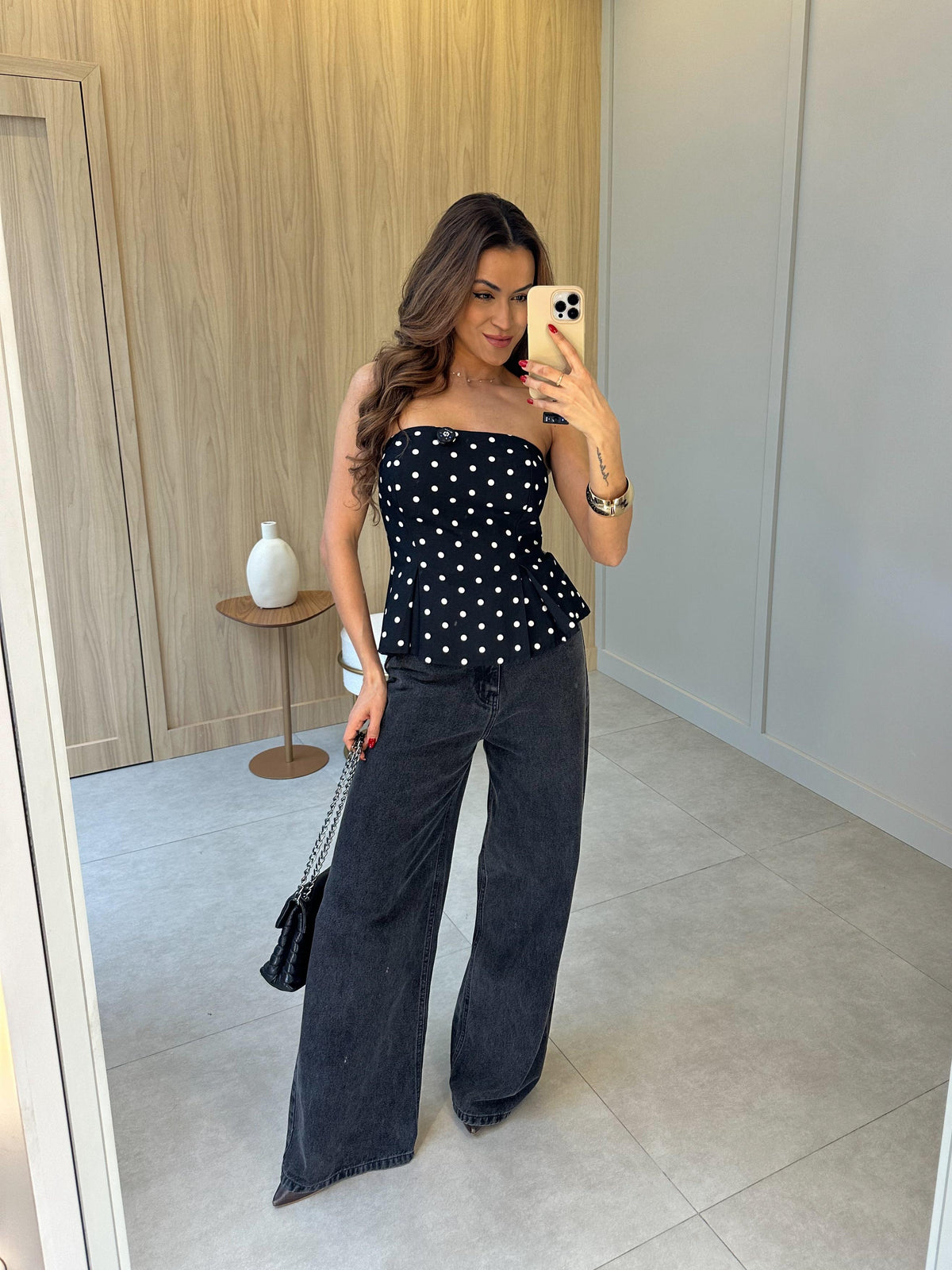 Calça Wide Leg Megui Preta Estonada