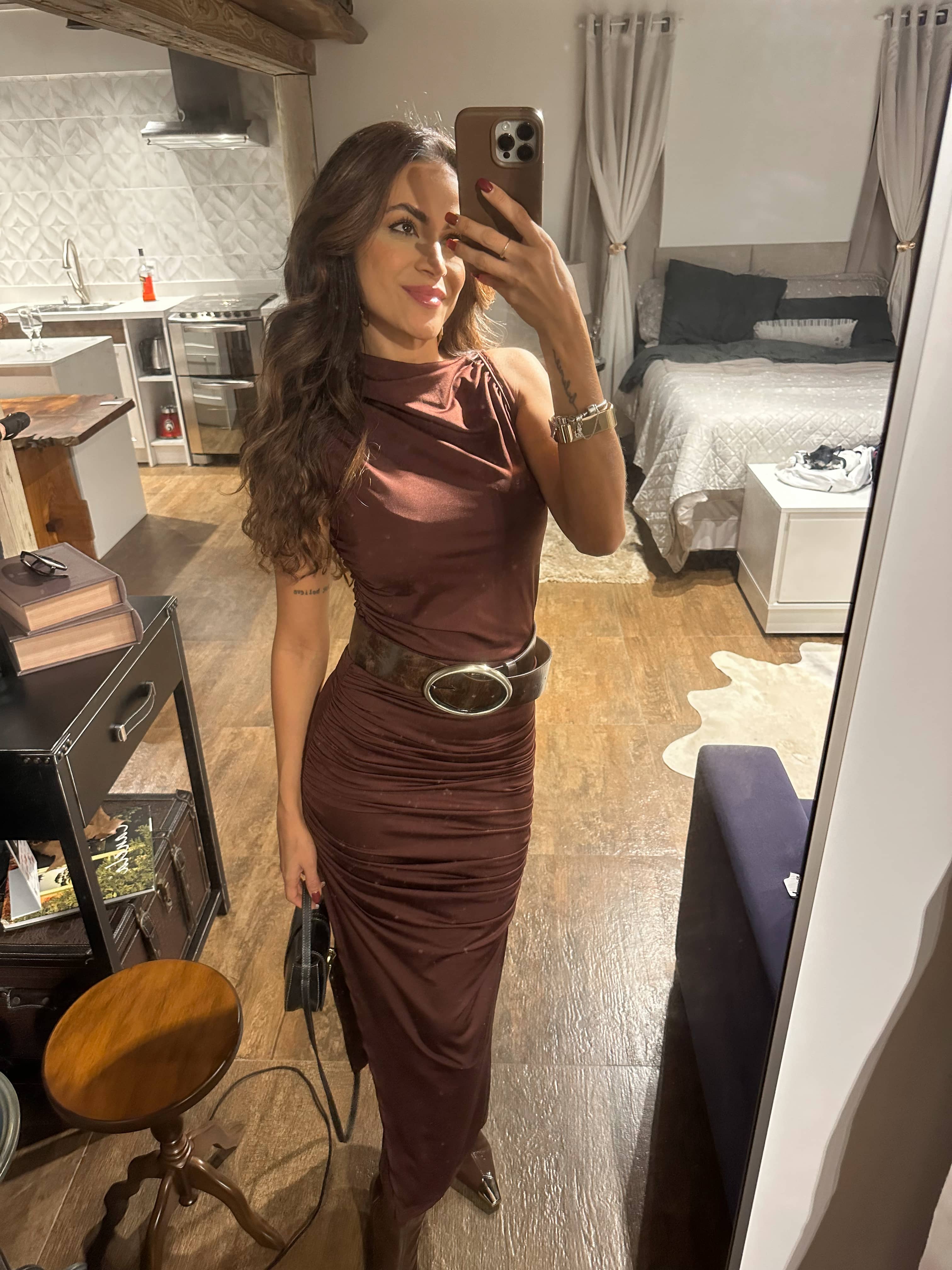 Vestido midi marrom Alury