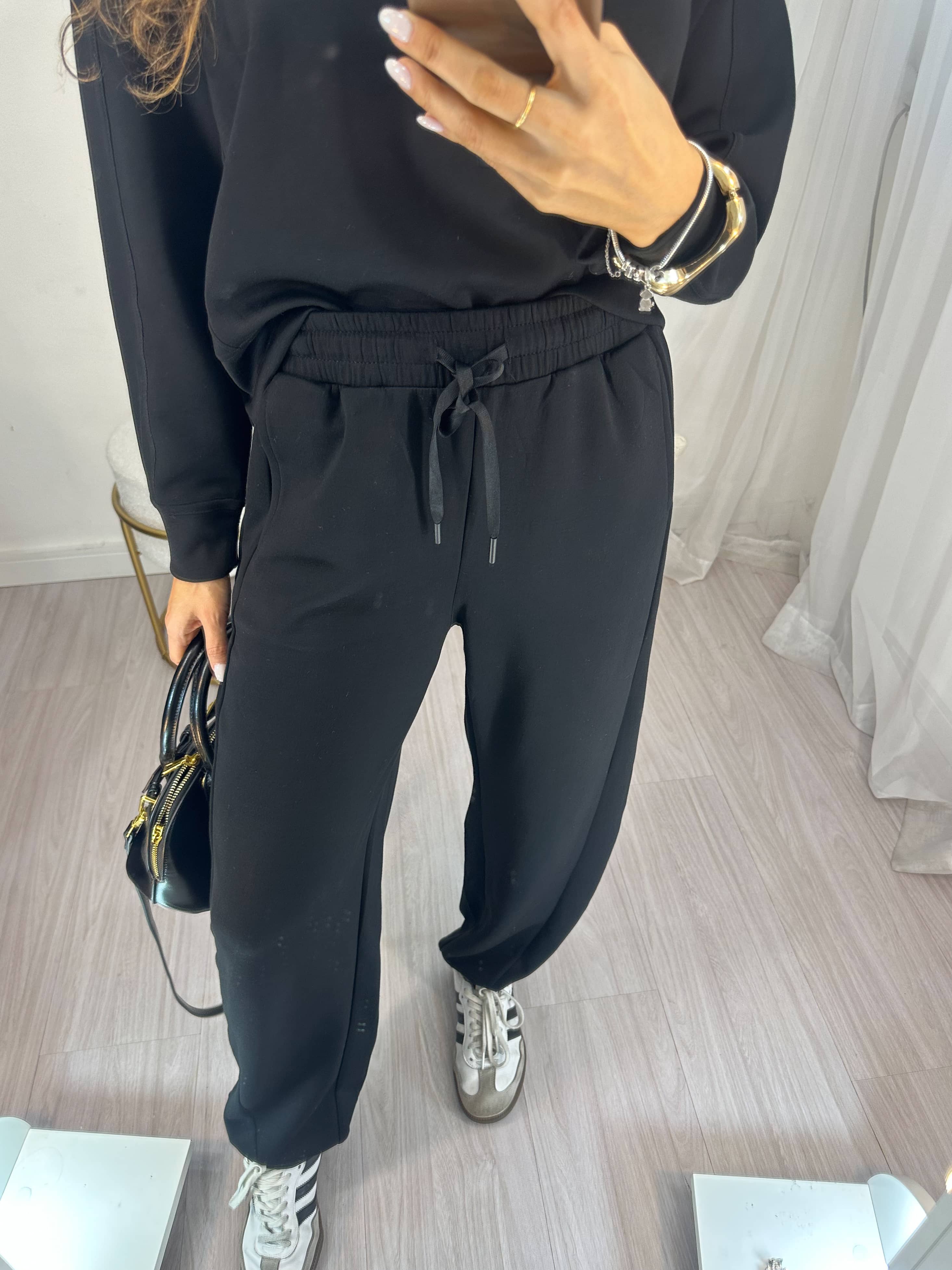 Conjunto Moletom Preto Milena