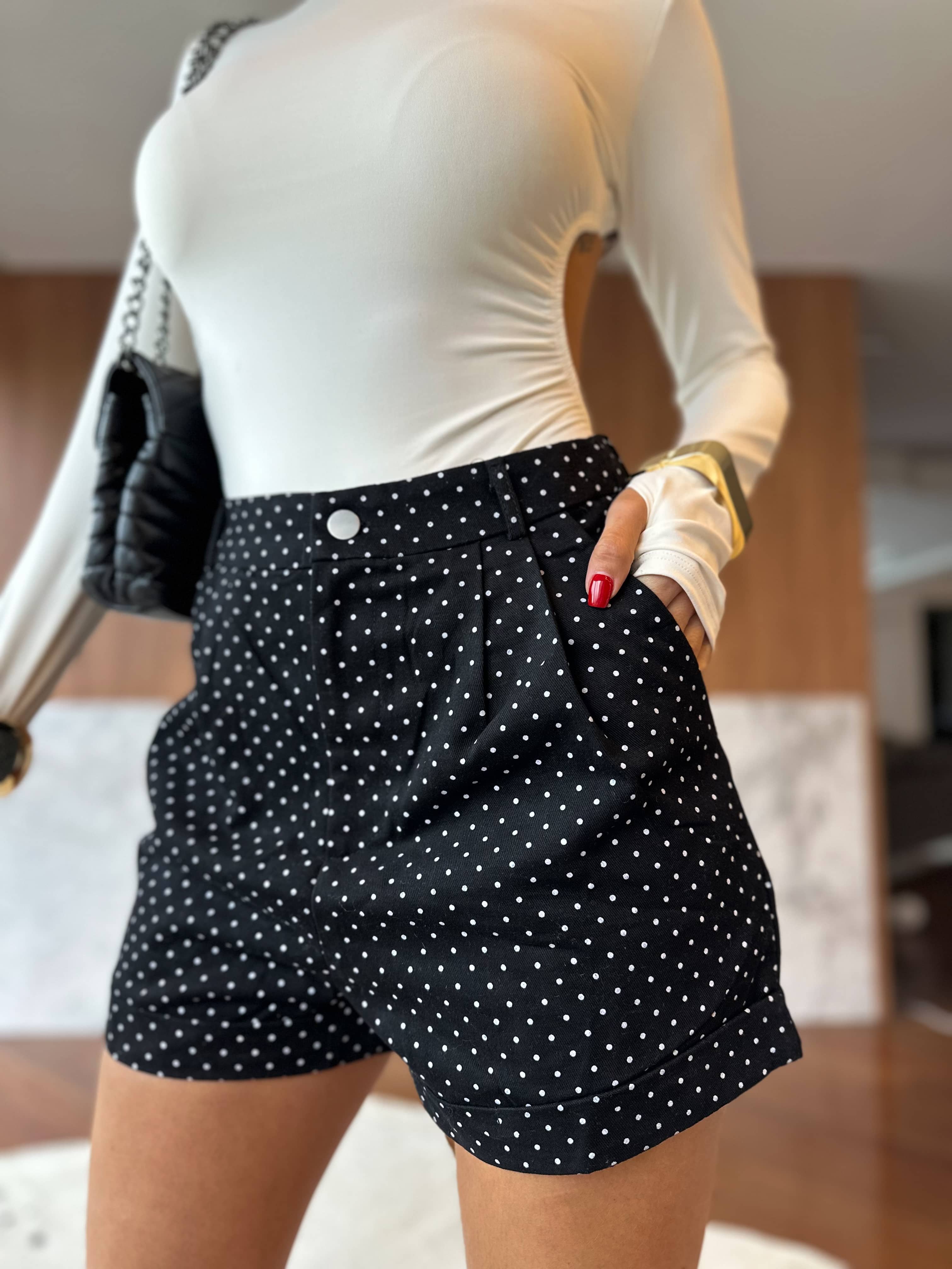 Short Preto Poá Tessie