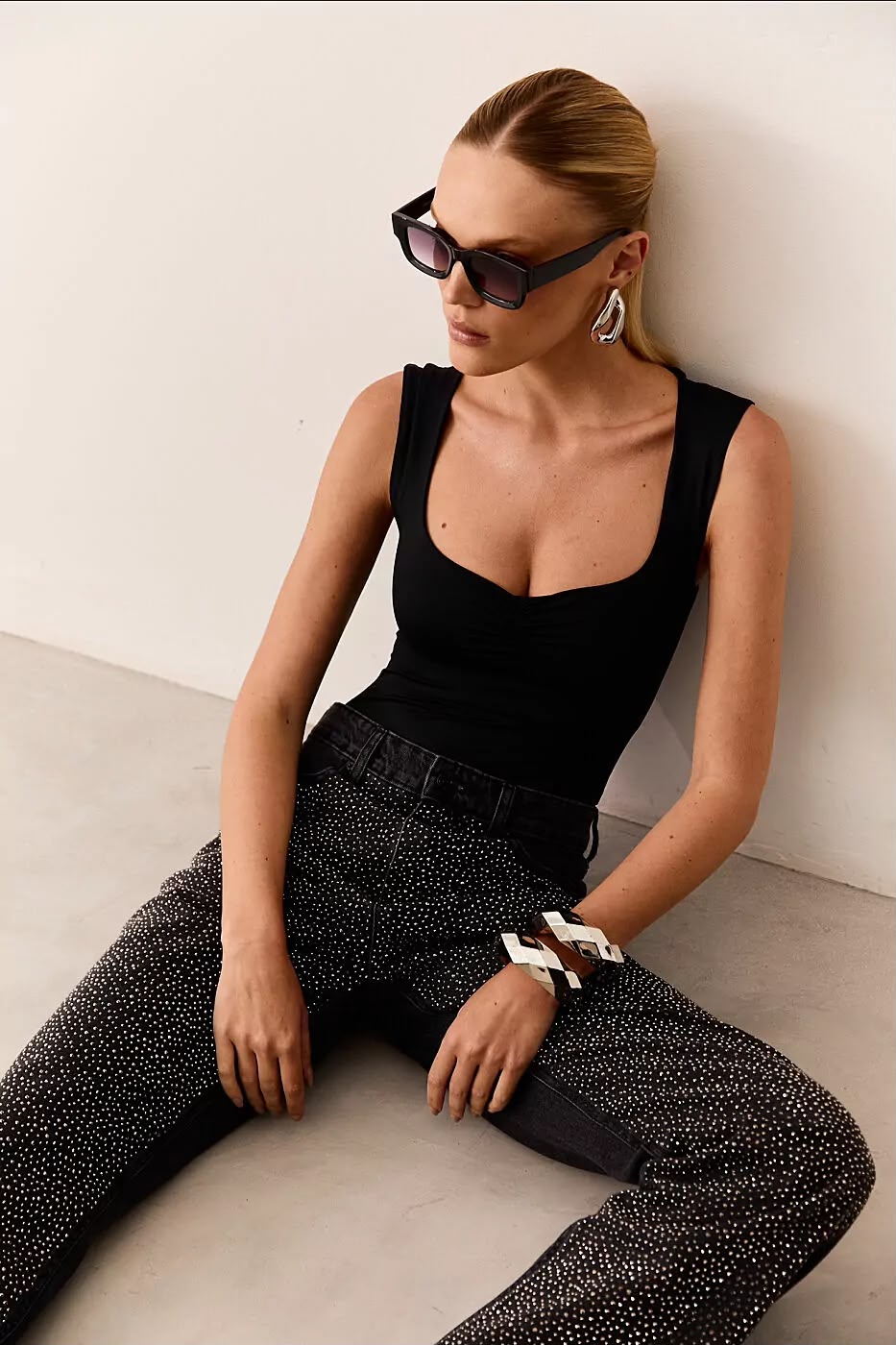 Calça Wide Leg Jeans com Aplicação Preta Naomi