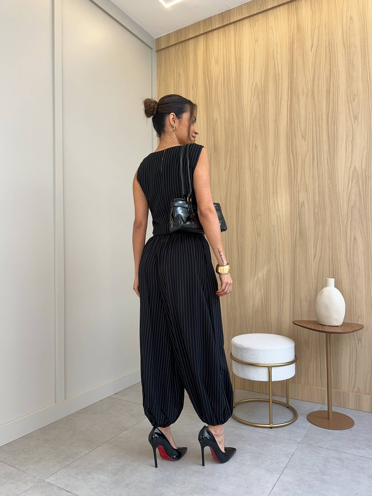 Calça Risca de Giz Preta Lucy