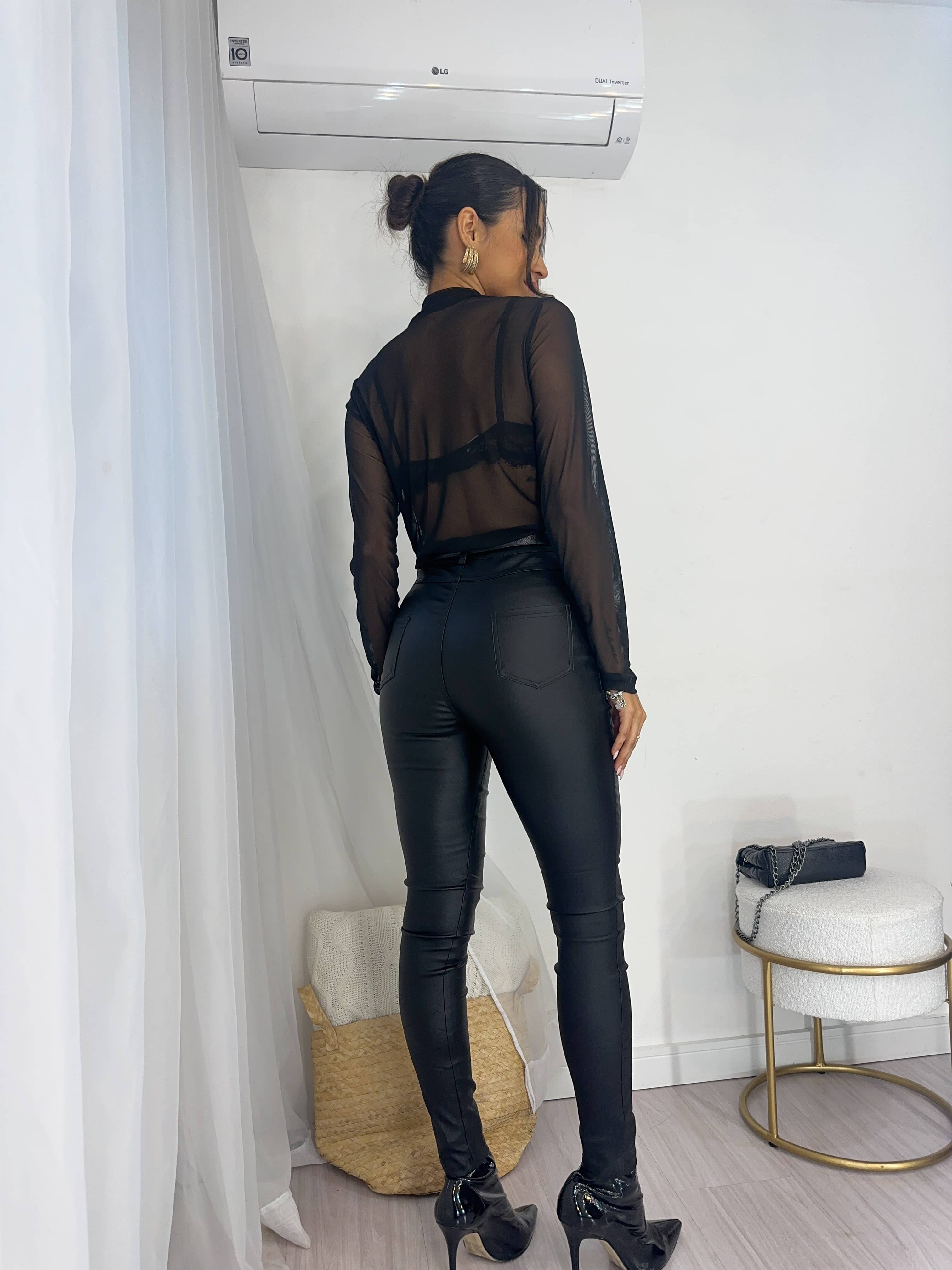 Calça Resinada Preta Mel