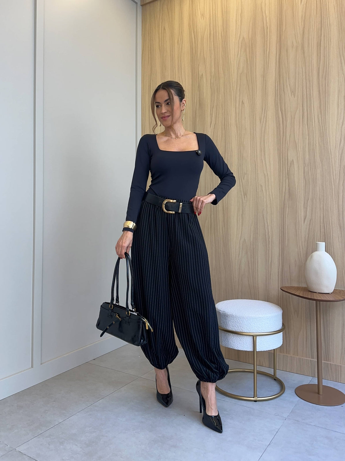 Calça Risca de Giz Preta Lucy