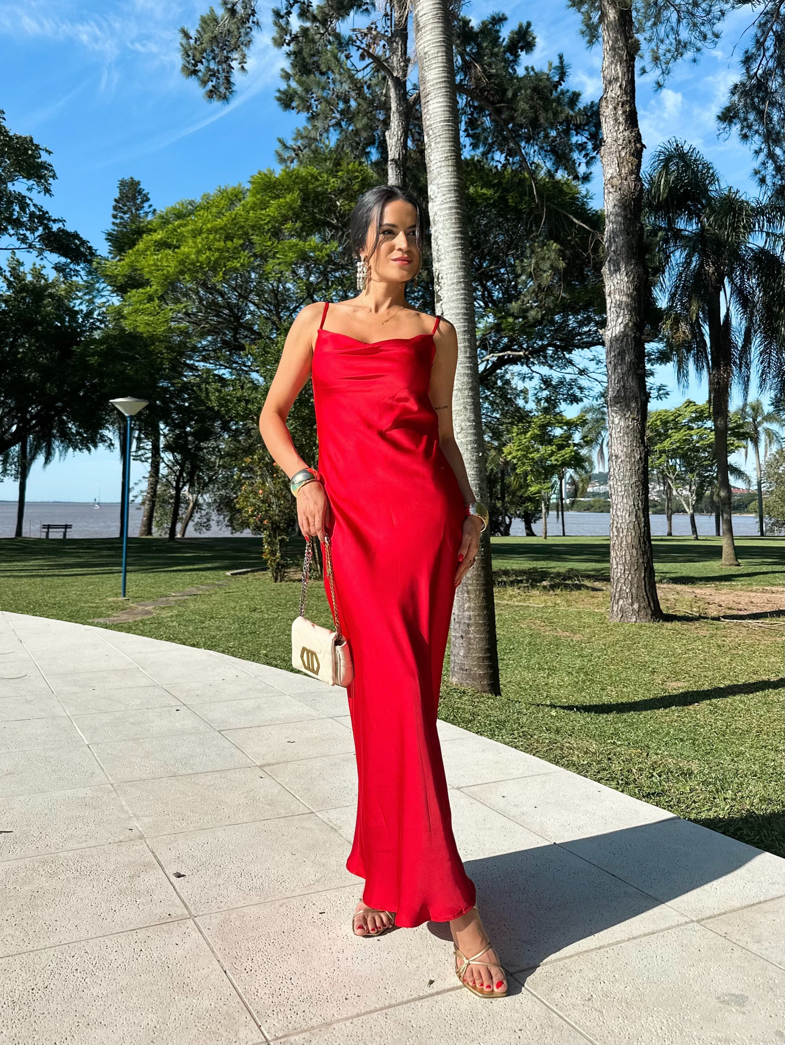 Vestido Acetinado Vermelho Verona