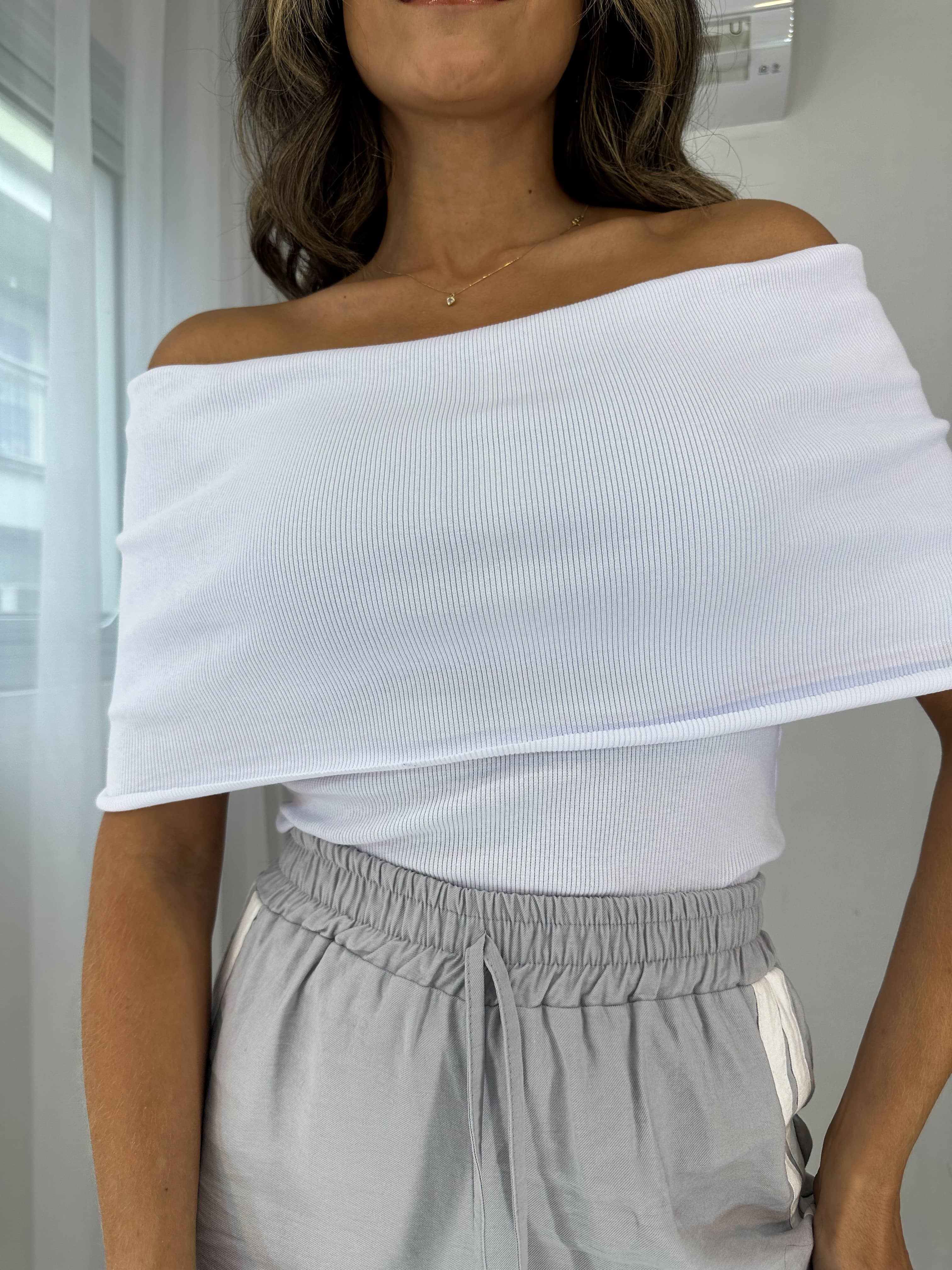 Blusa Ombro a Ombro Branca Bourn