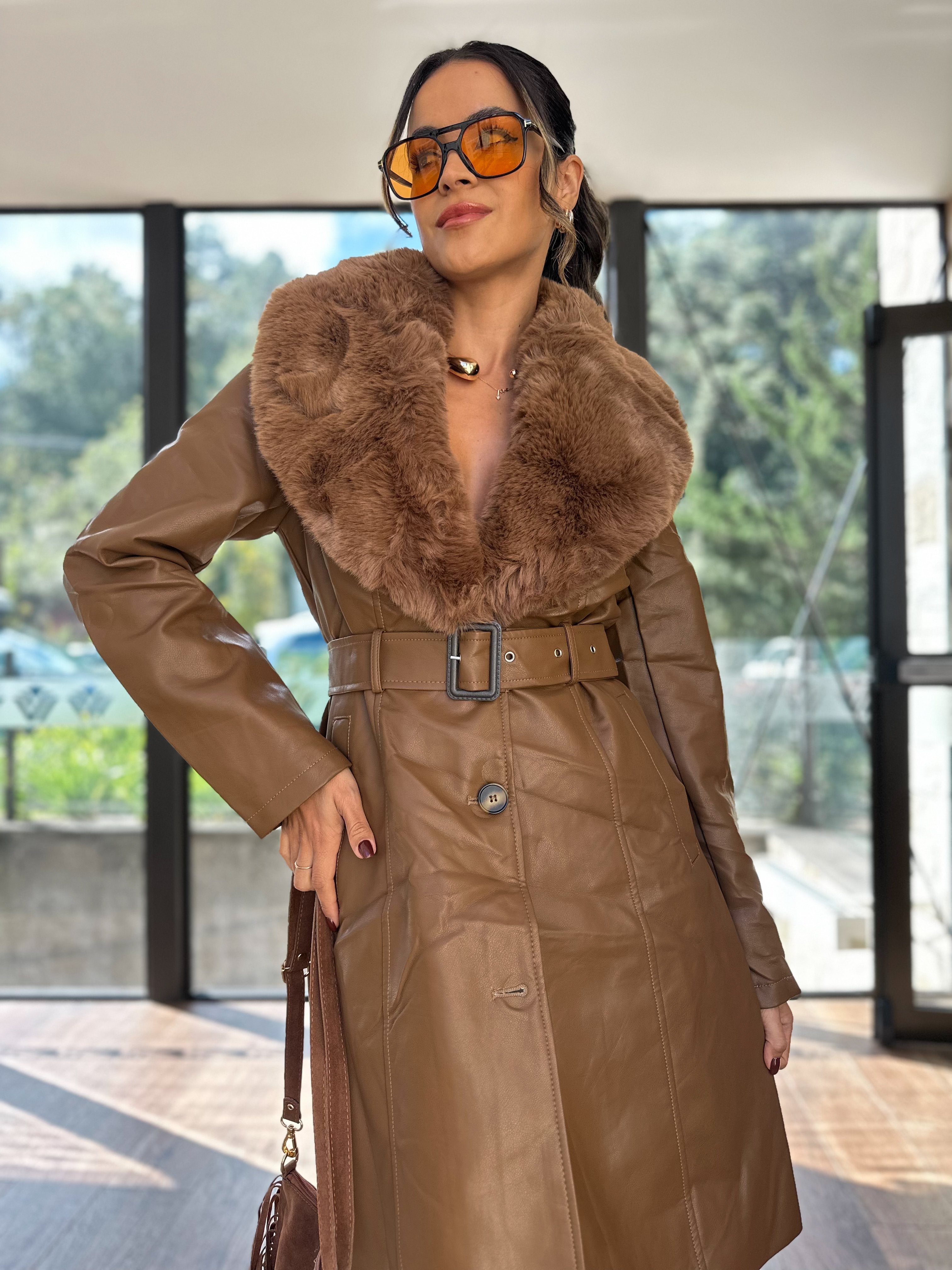 Trench Coat Mocha Mousse Canadá