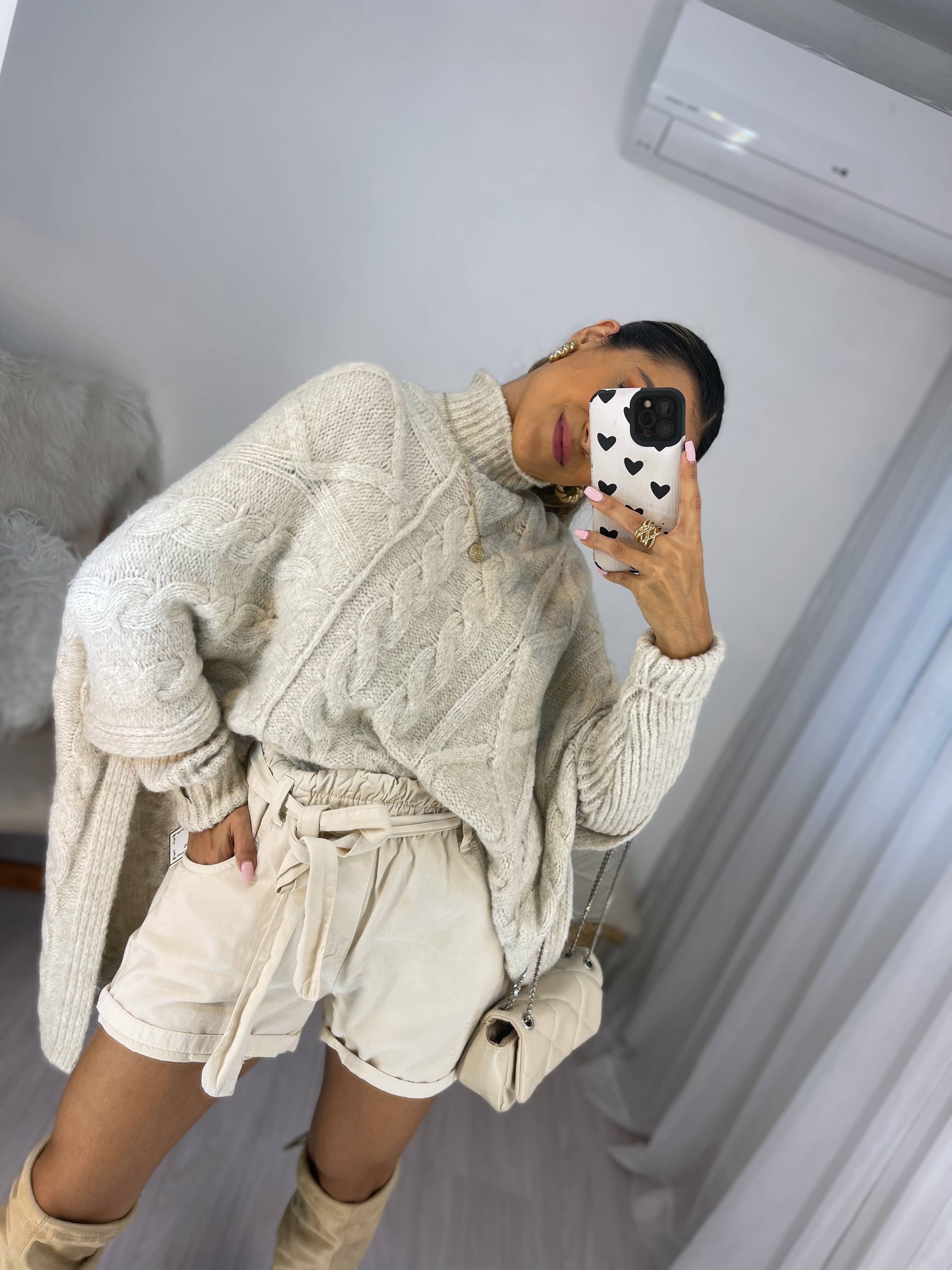 Short Sarja Ravena Nude