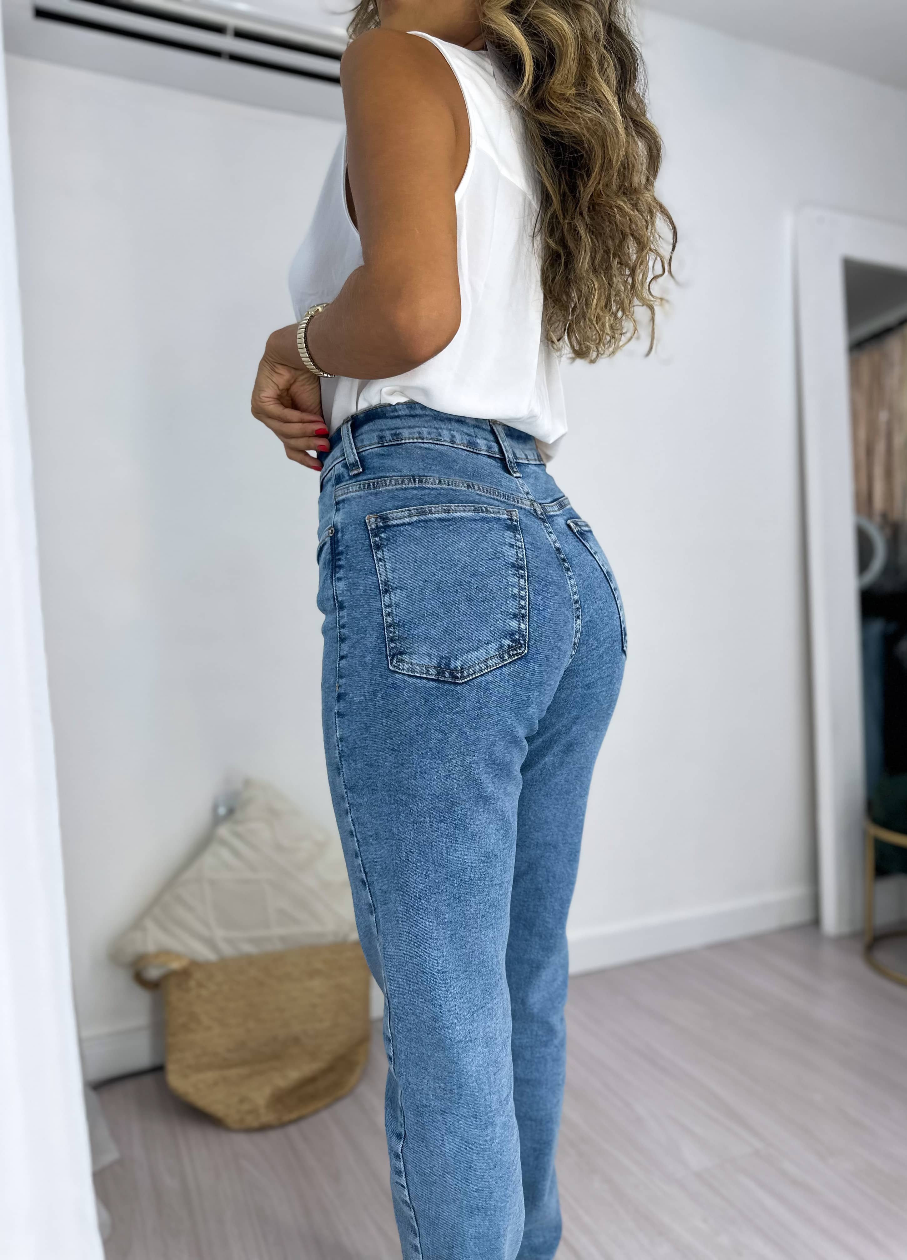 Calça Mom Media Iza