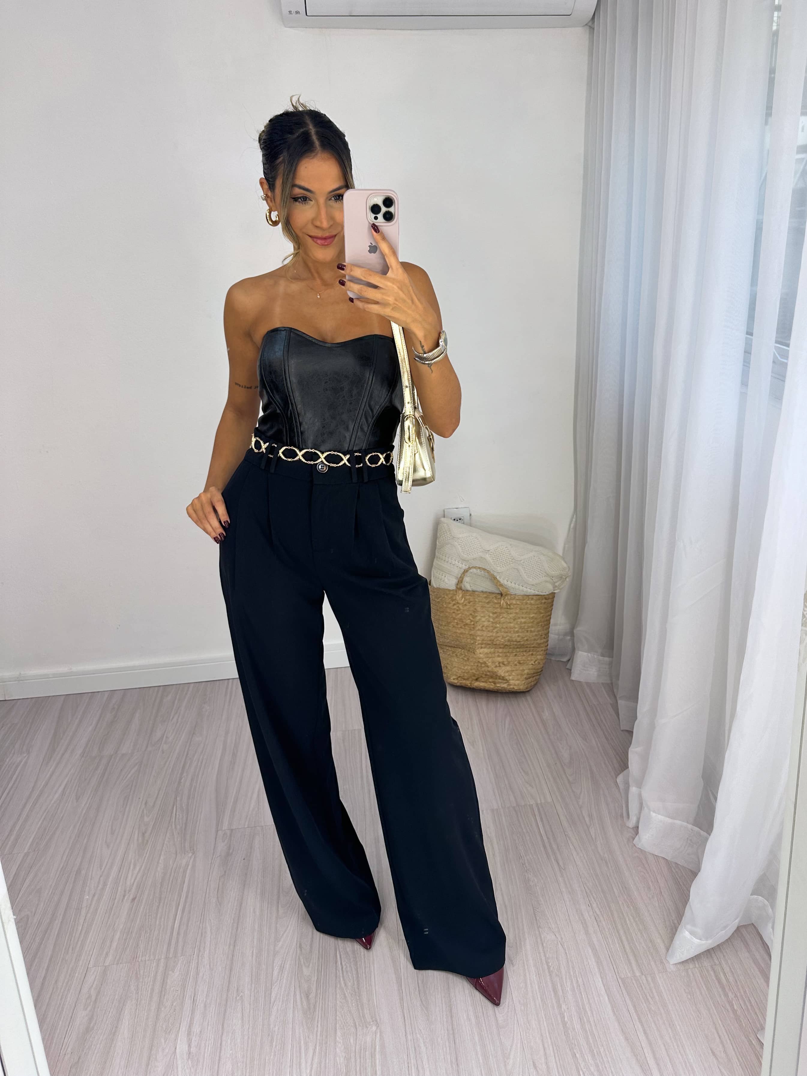 Calça Wide Leg Preta Leoni