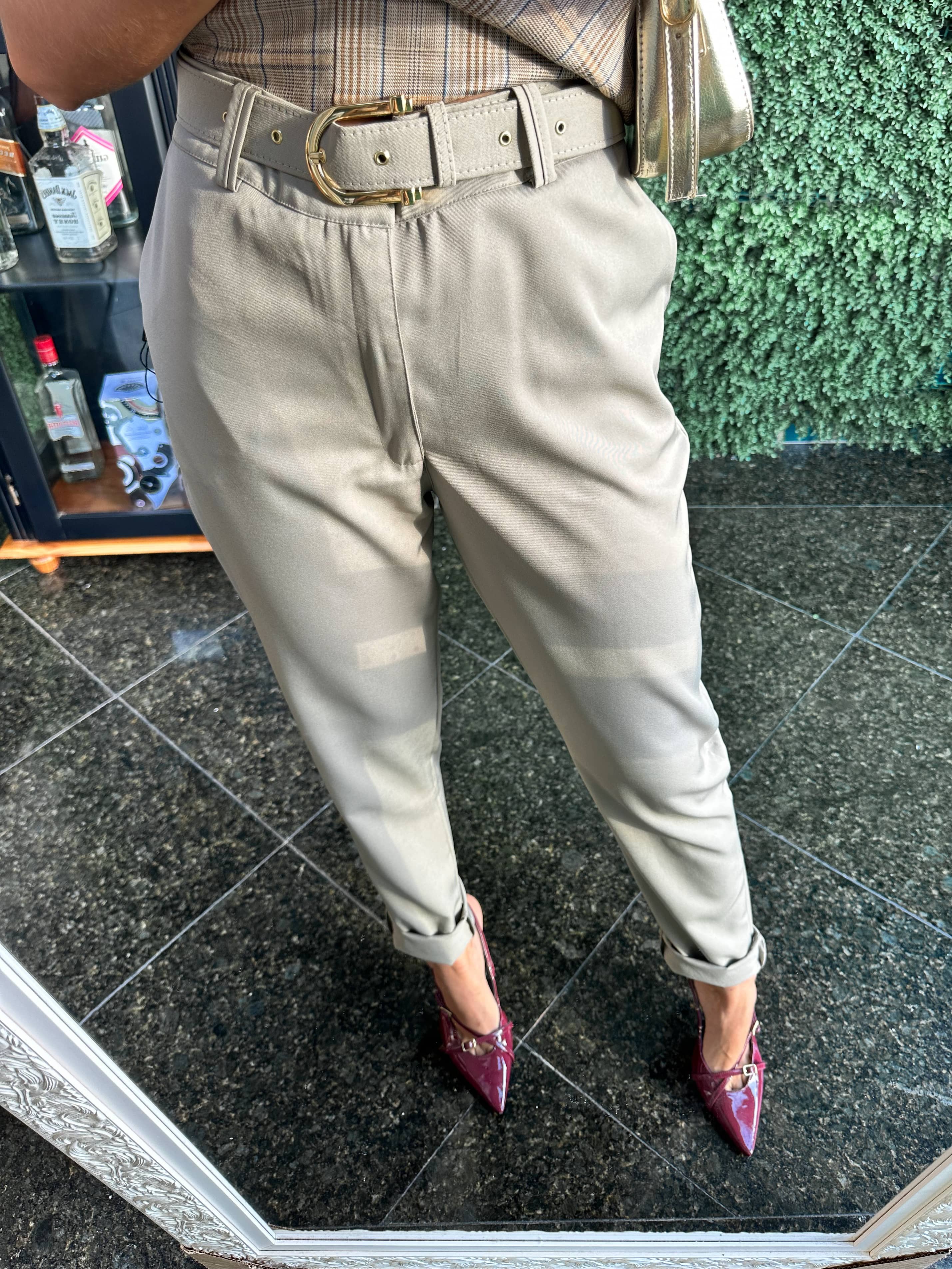 Calça em Alfaiataria Cinza Moyra