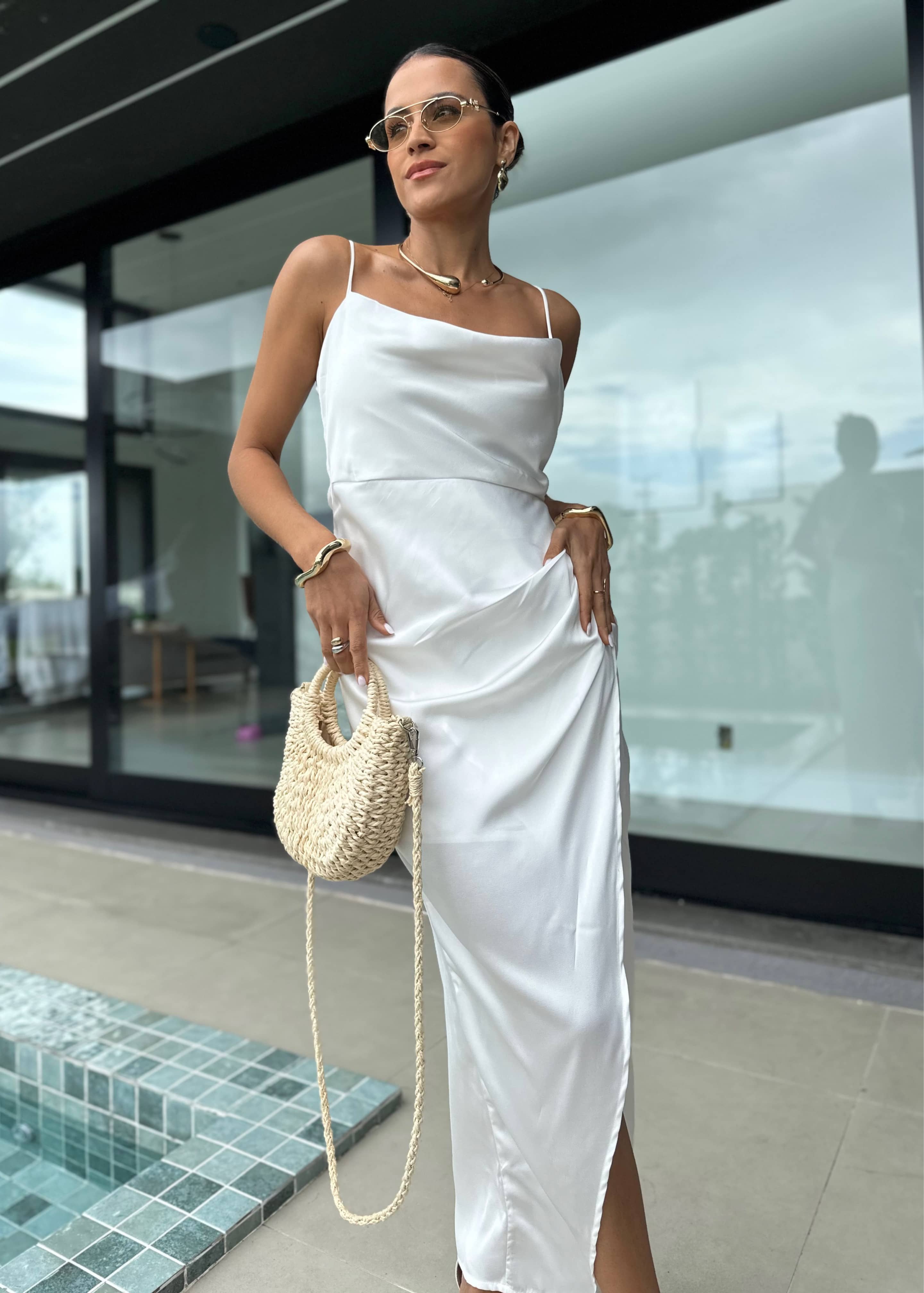 Vestido Off em Cetim Rity