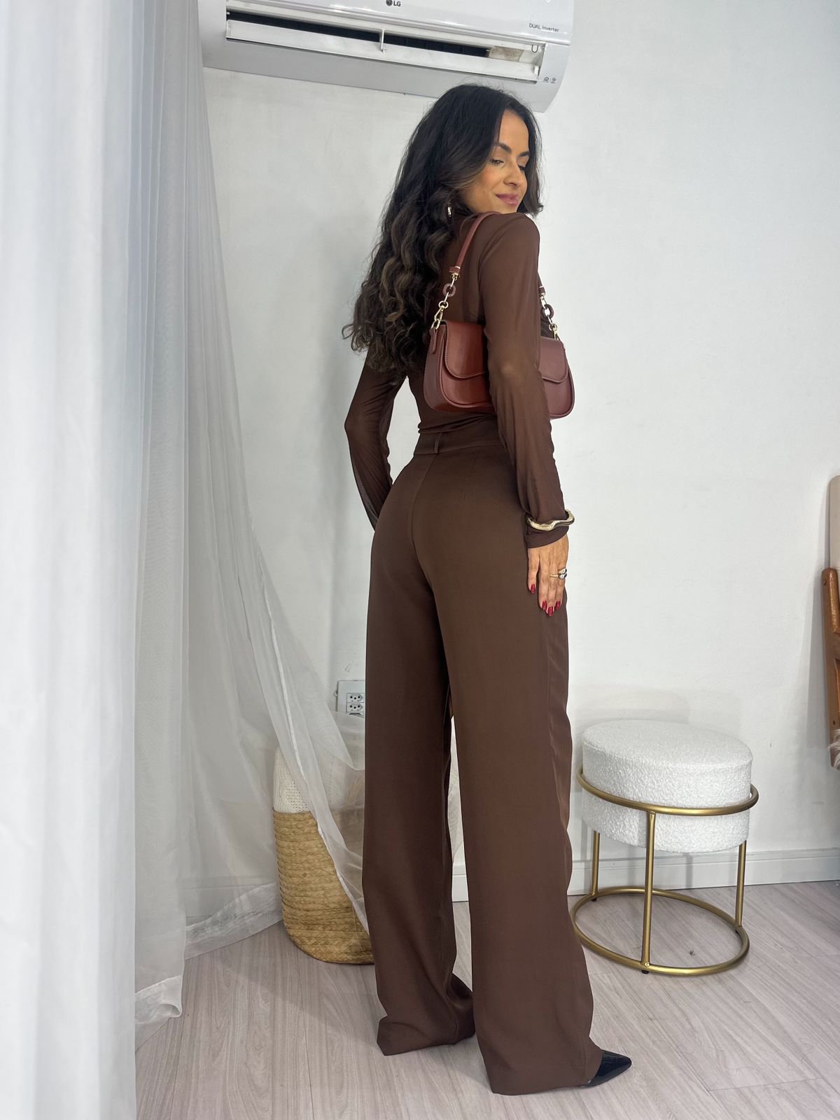 Calça Alfaiataria Wide Leg Marrom Tuty