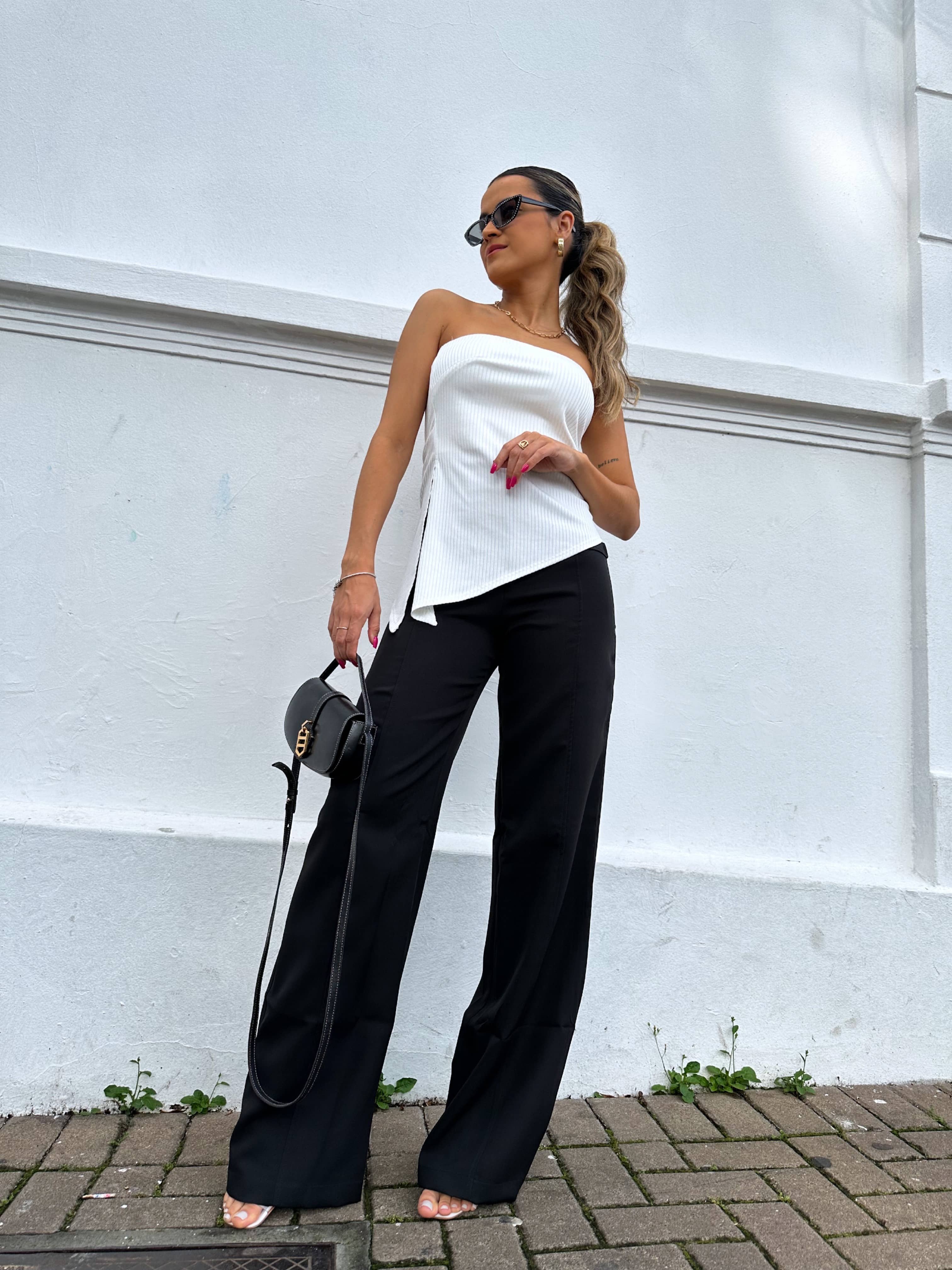 Blusa Assimétrica Off Venus