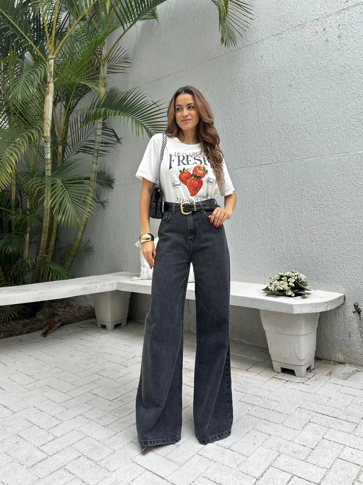 Calça Wide Leg Megui Preta Estonada