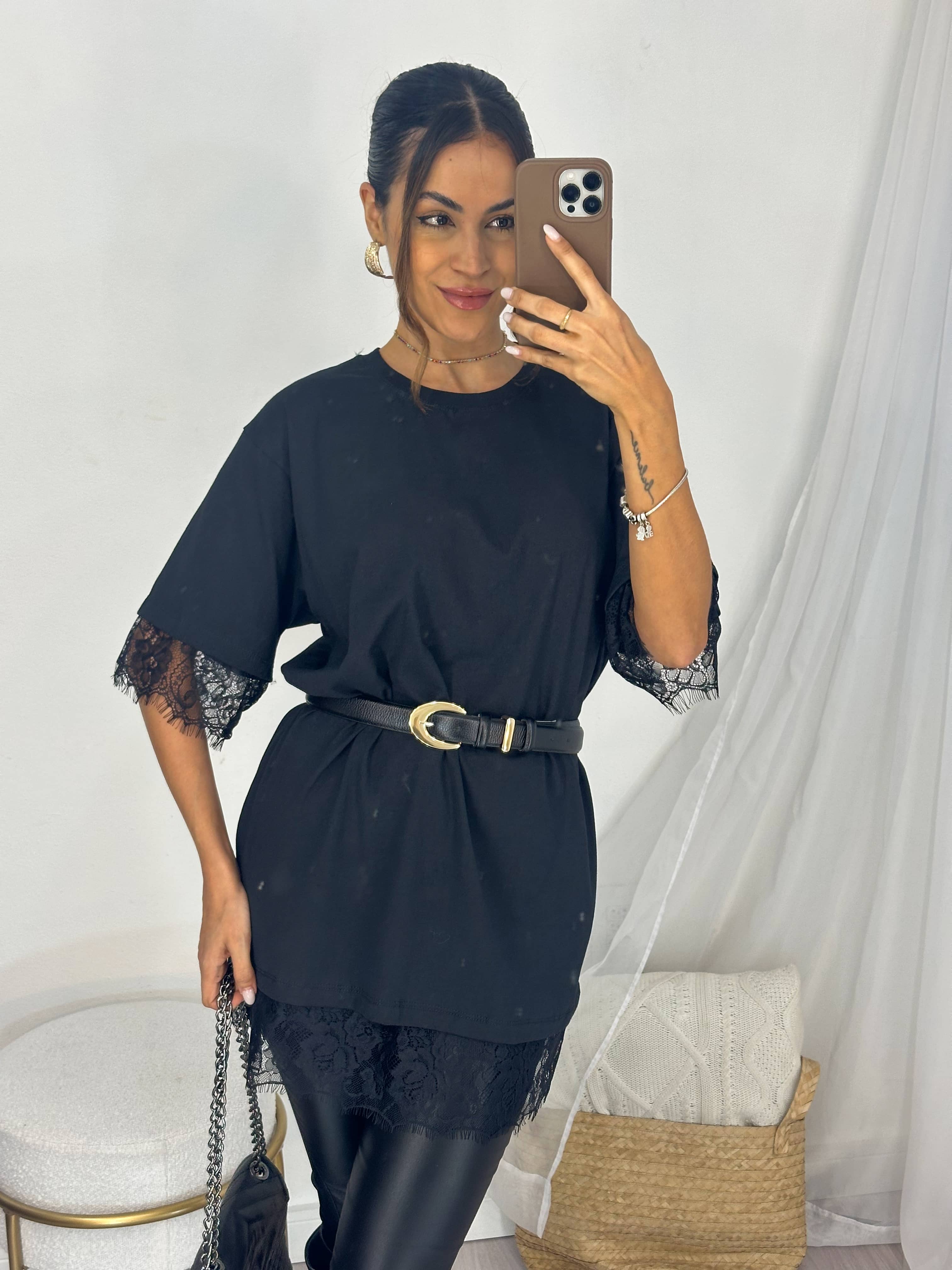 T-shirt Preta Bebel
