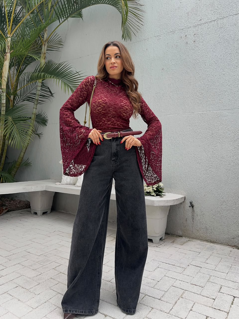 Calça Wide Leg Megui Preta Estonada
