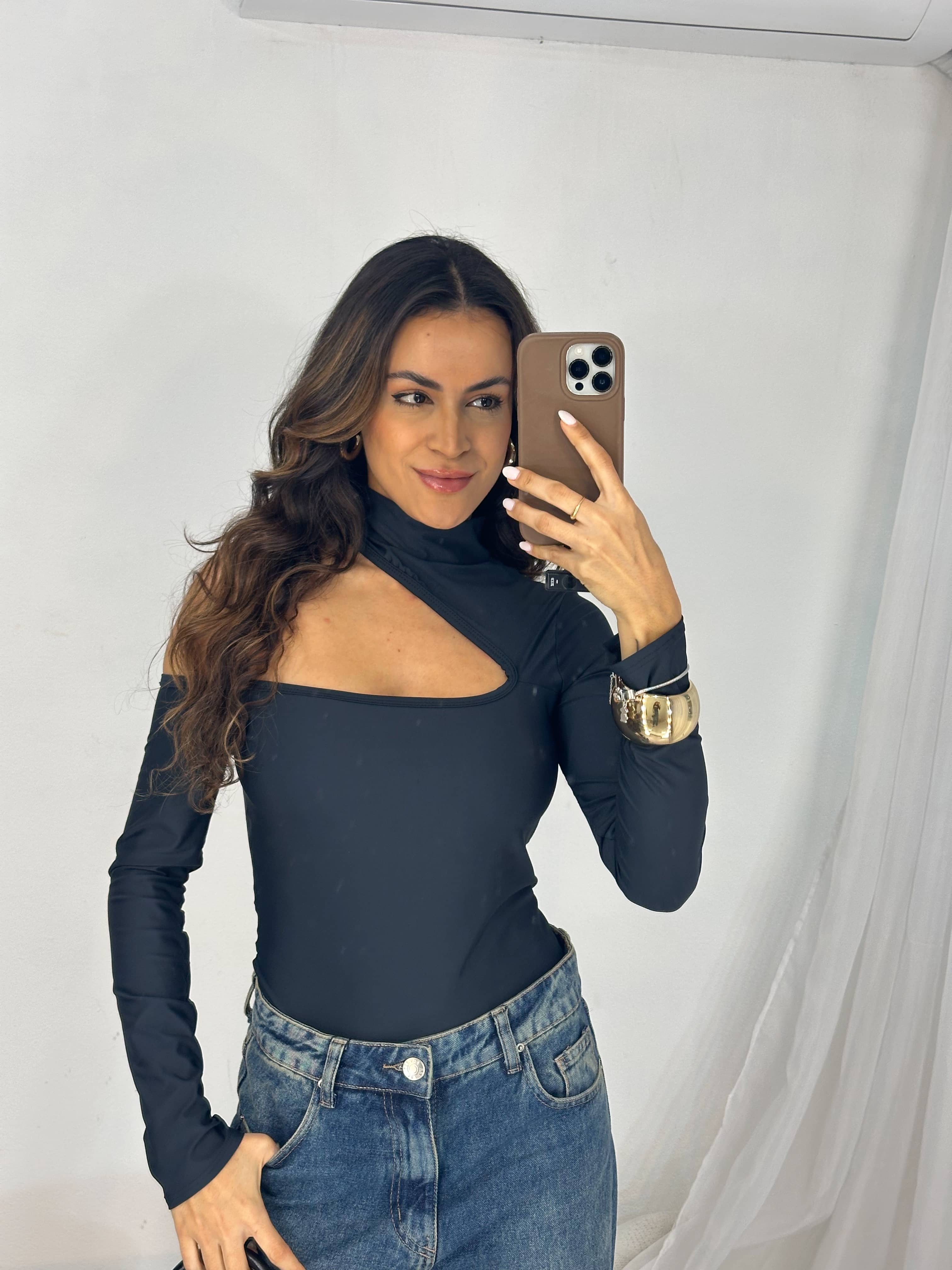 Body Preto Mya