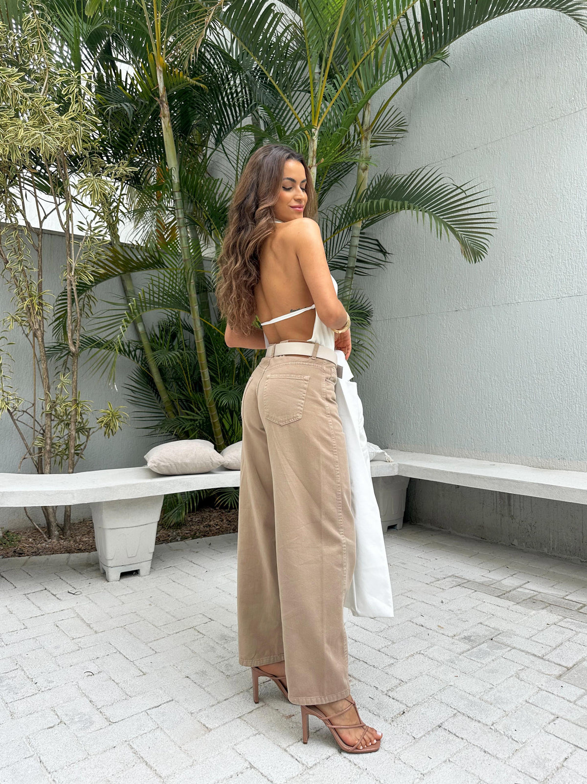 PRÉ VENDA | ENVIOS EM 30 DIAS ÚTEIS Calça Barrel Jeans Nude Lyra