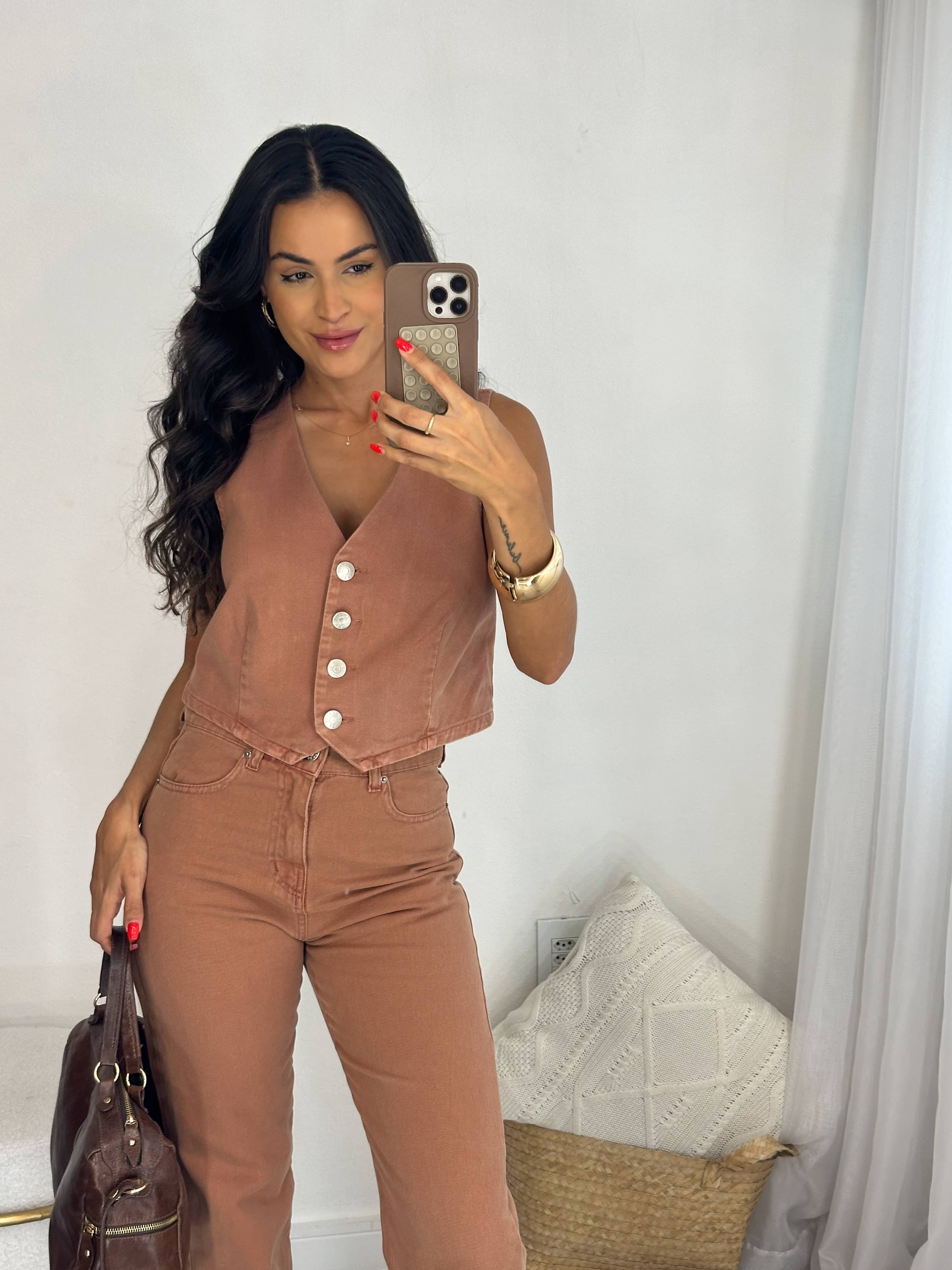 Colete Mocha Mousse Baker