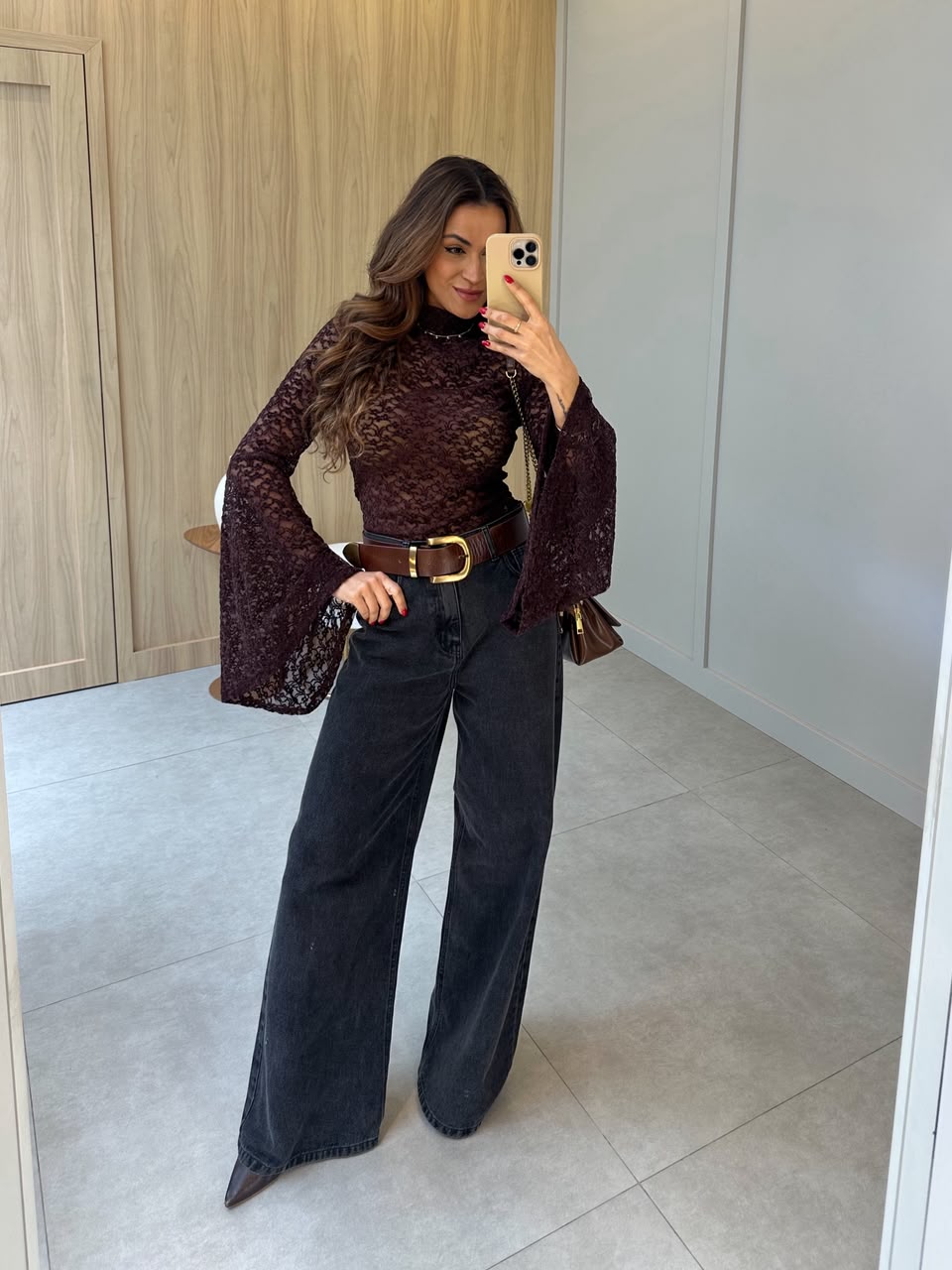 Calça Wide Leg Megui Preta Estonada