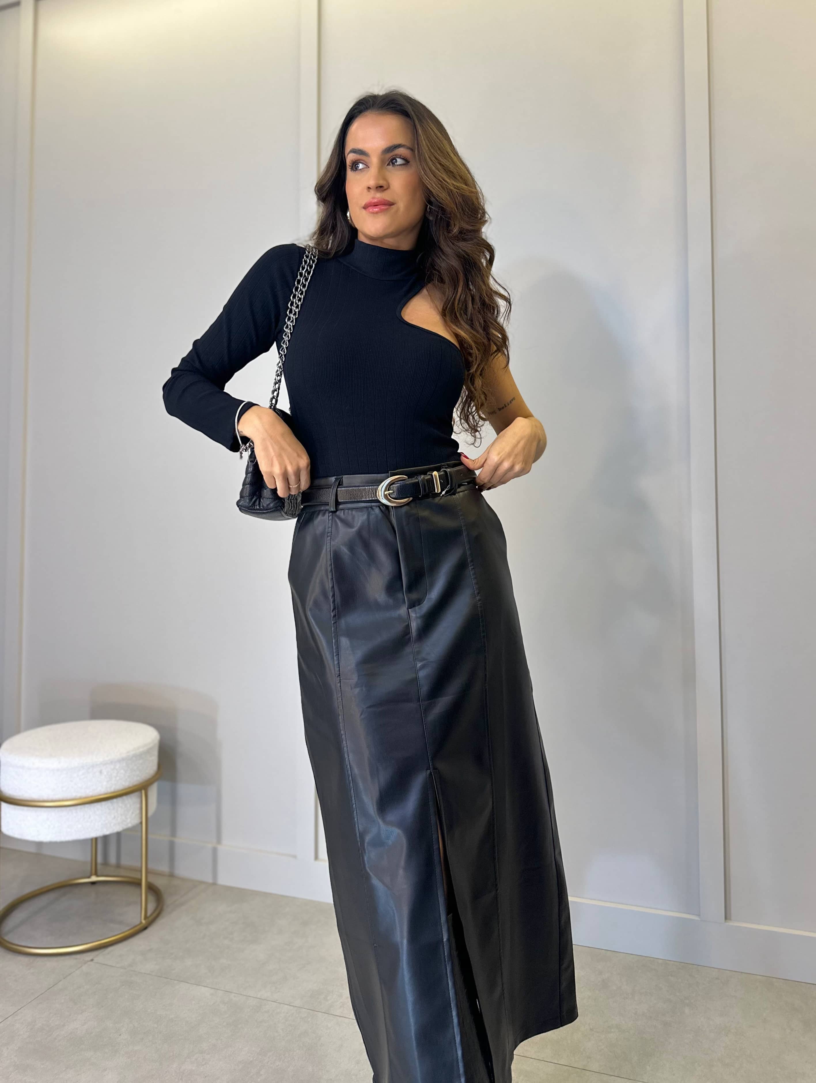 Saia Midi Preta Corino Liane
