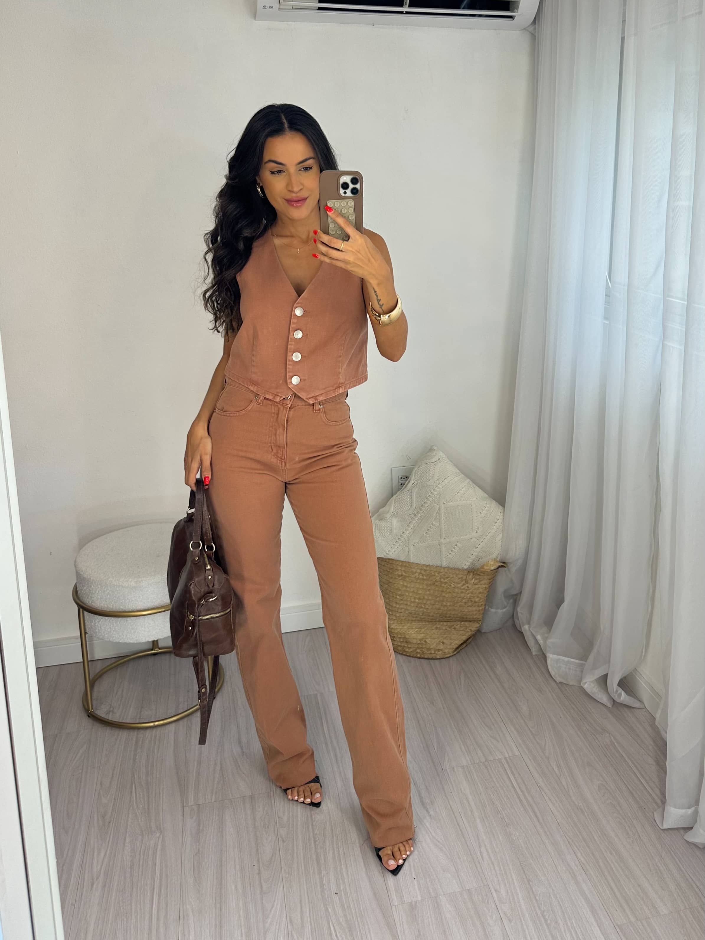 Colete Mocha Mousse Baker