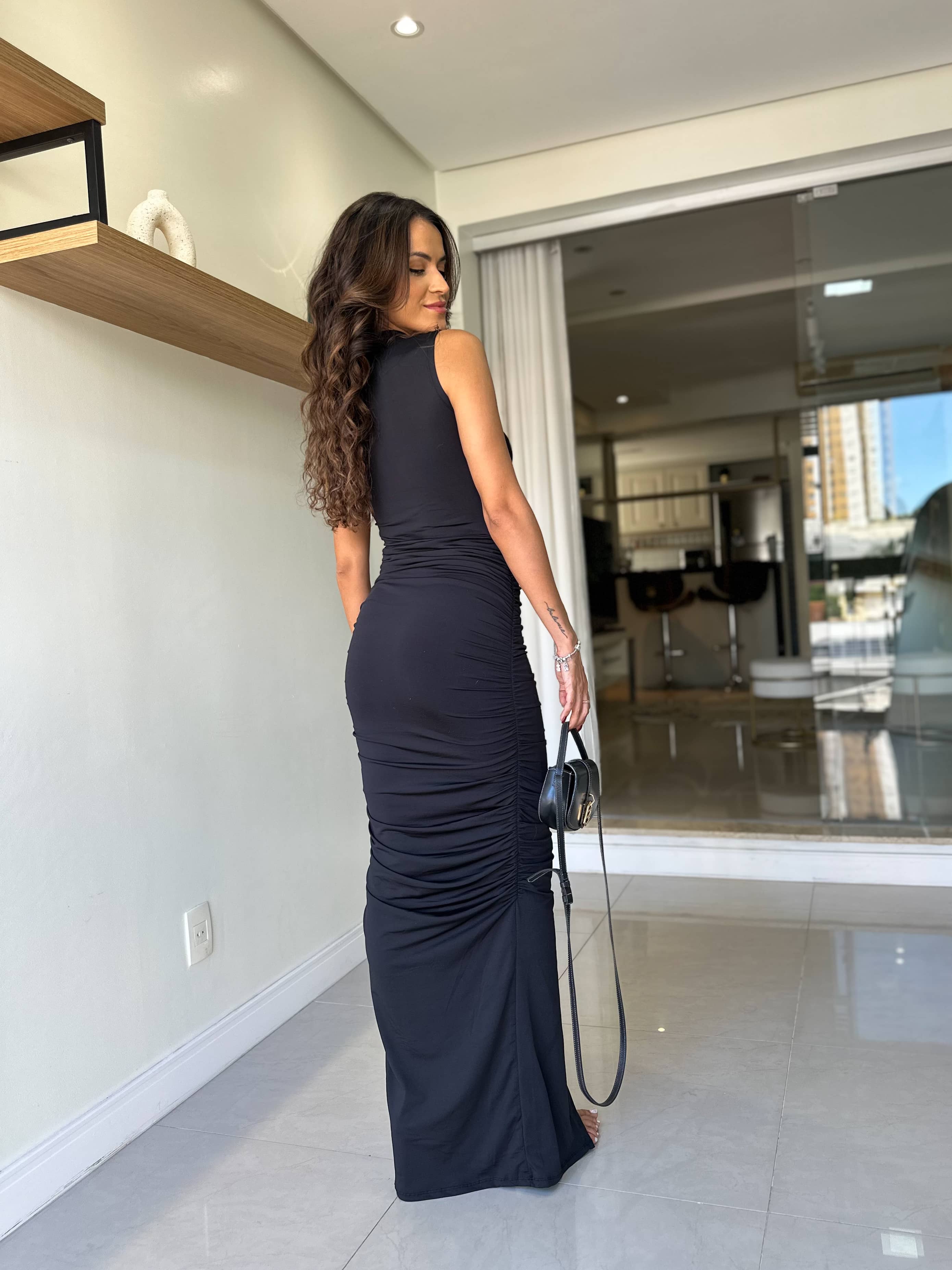 Vestido Midi Preto Dafine
