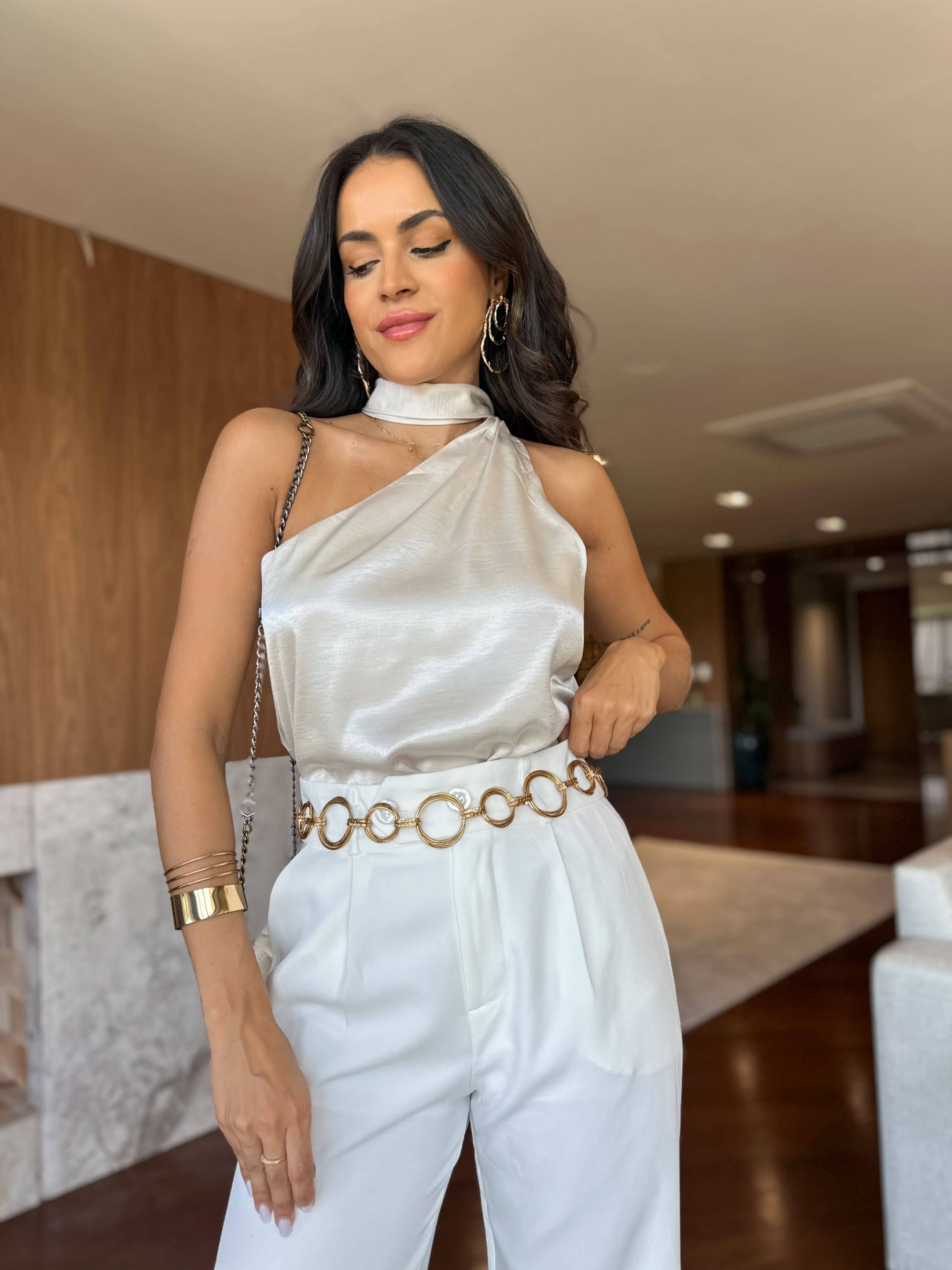 Blusa Acetinada Carla Areia