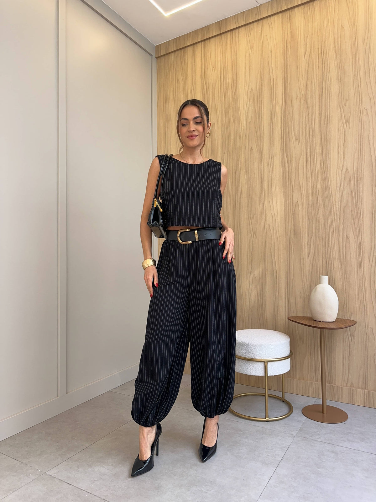 Calça Risca de Giz Preta Lucy