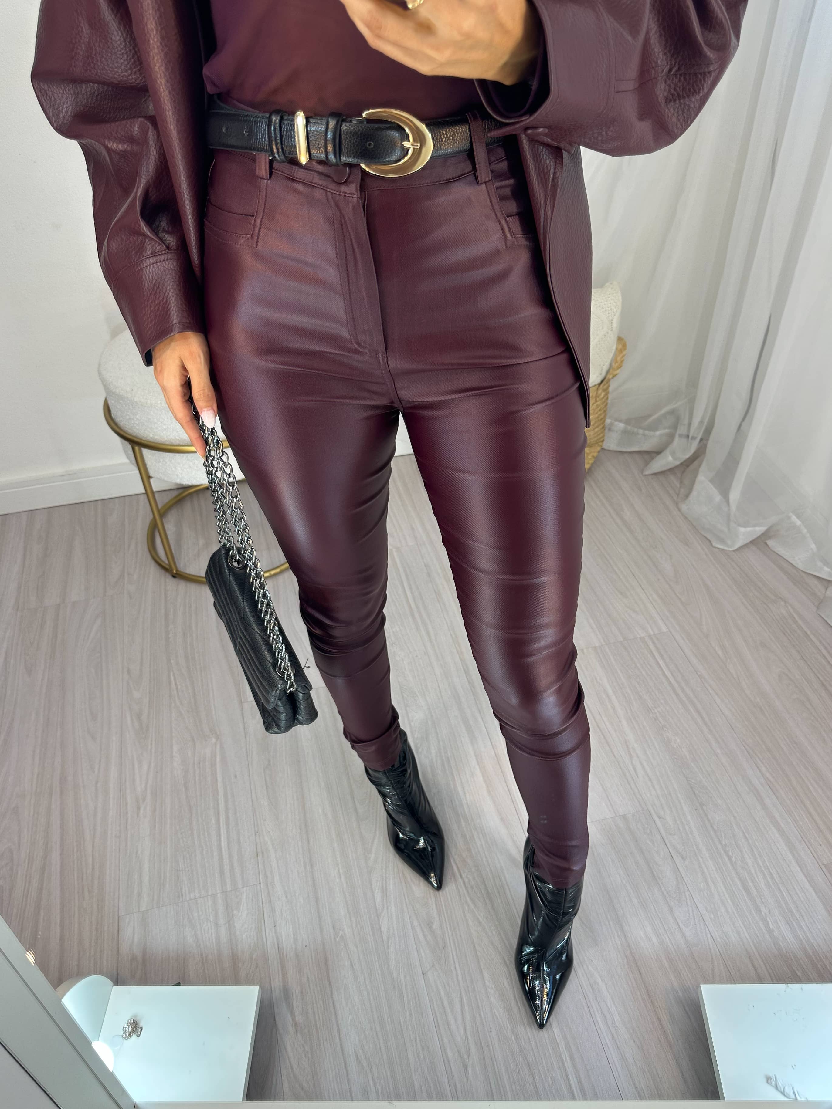 Calça Resinada Mel Vinho