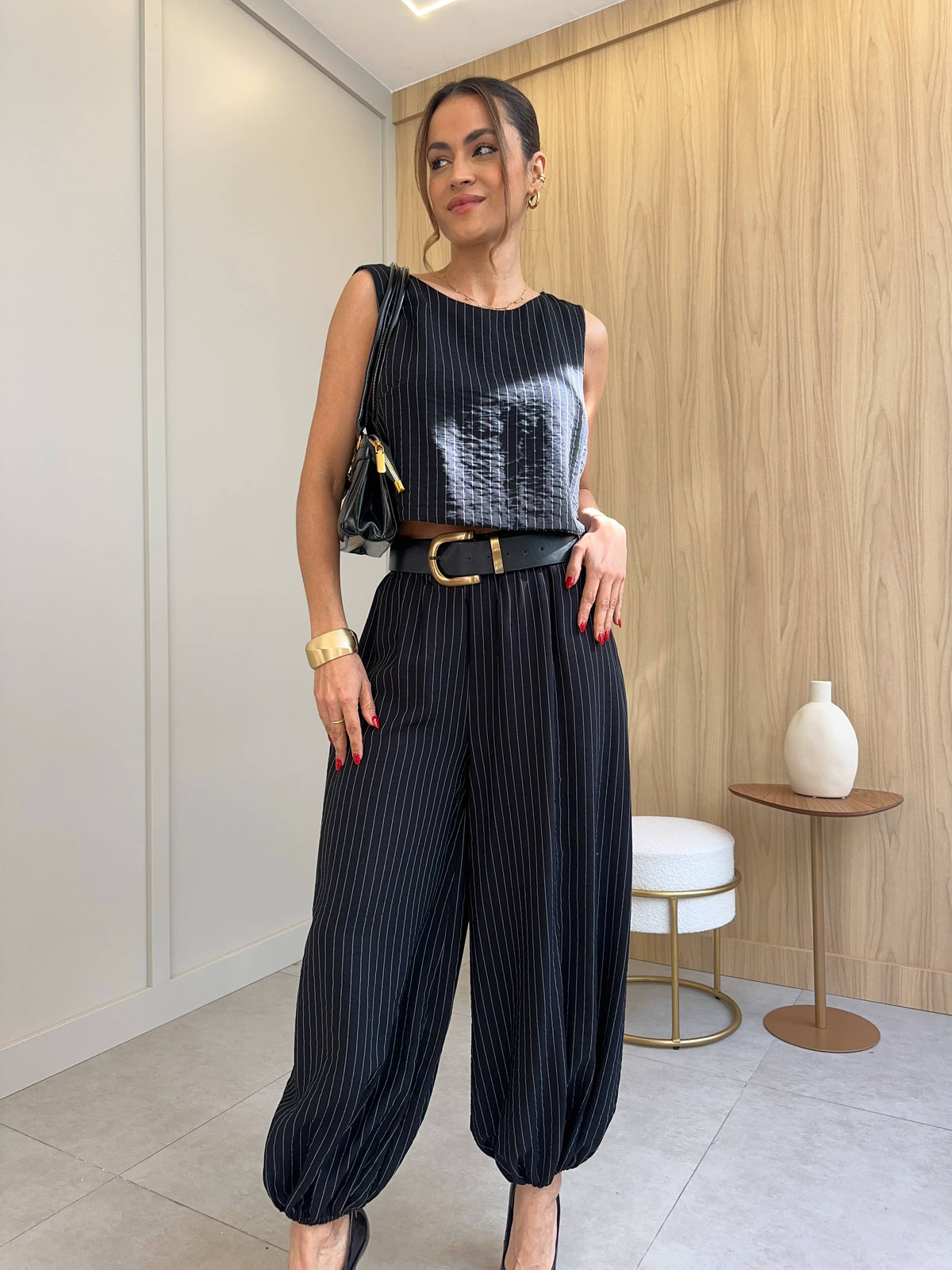 Calça Risca de Giz Preta Lucy