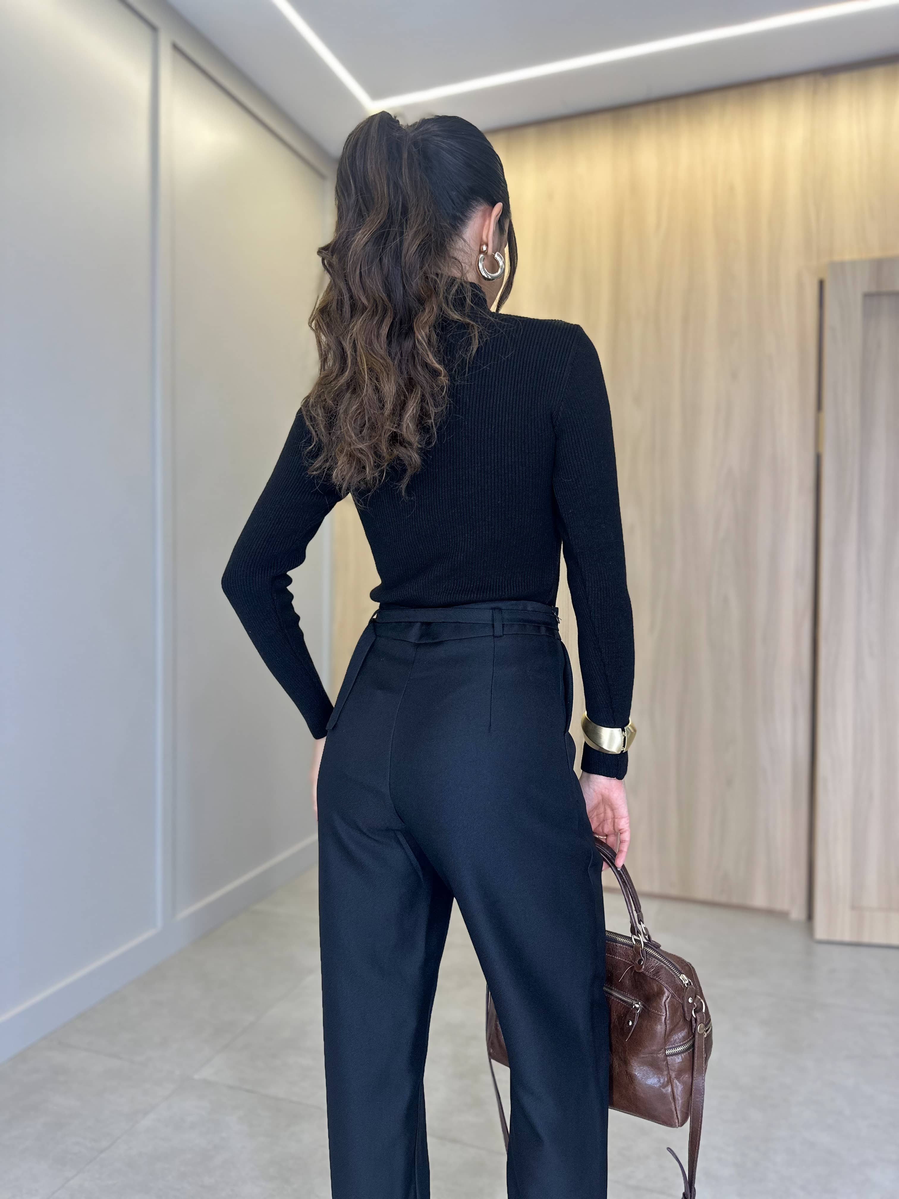 Calça Alfaiataria Preta Magie