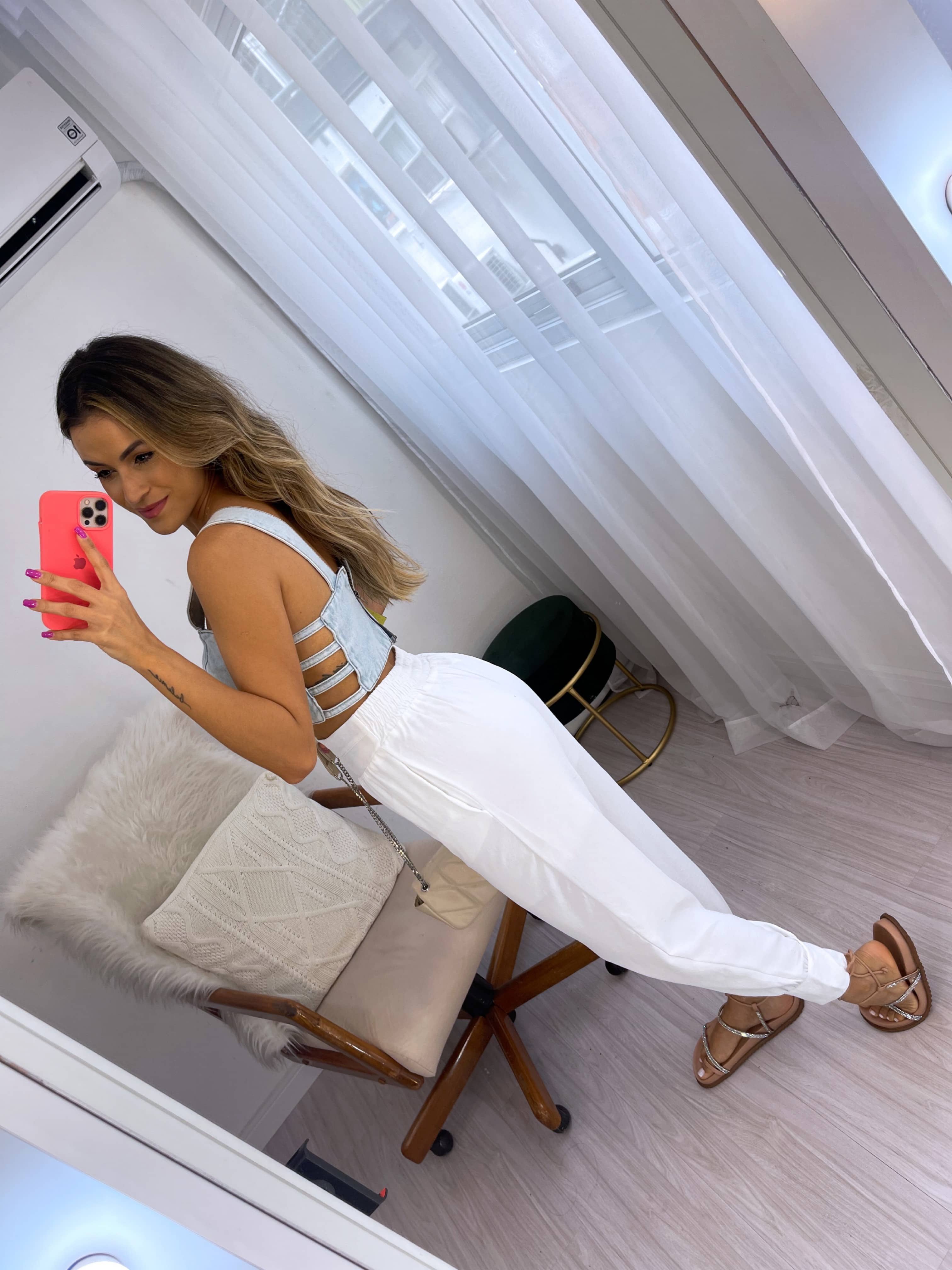 Cropped Ariana