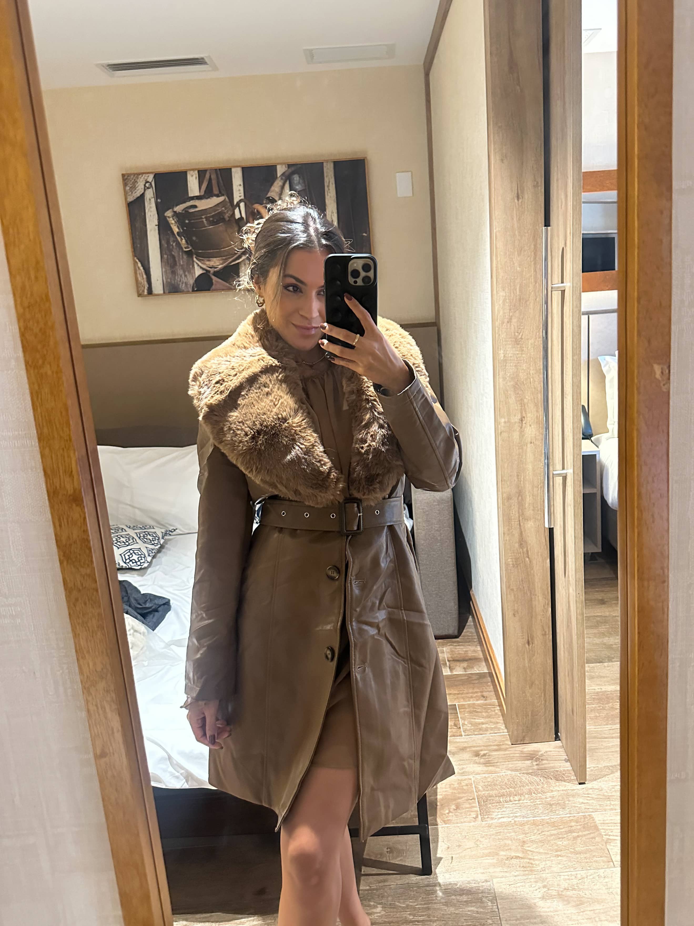 Trench Coat Mocha Mousse Canadá