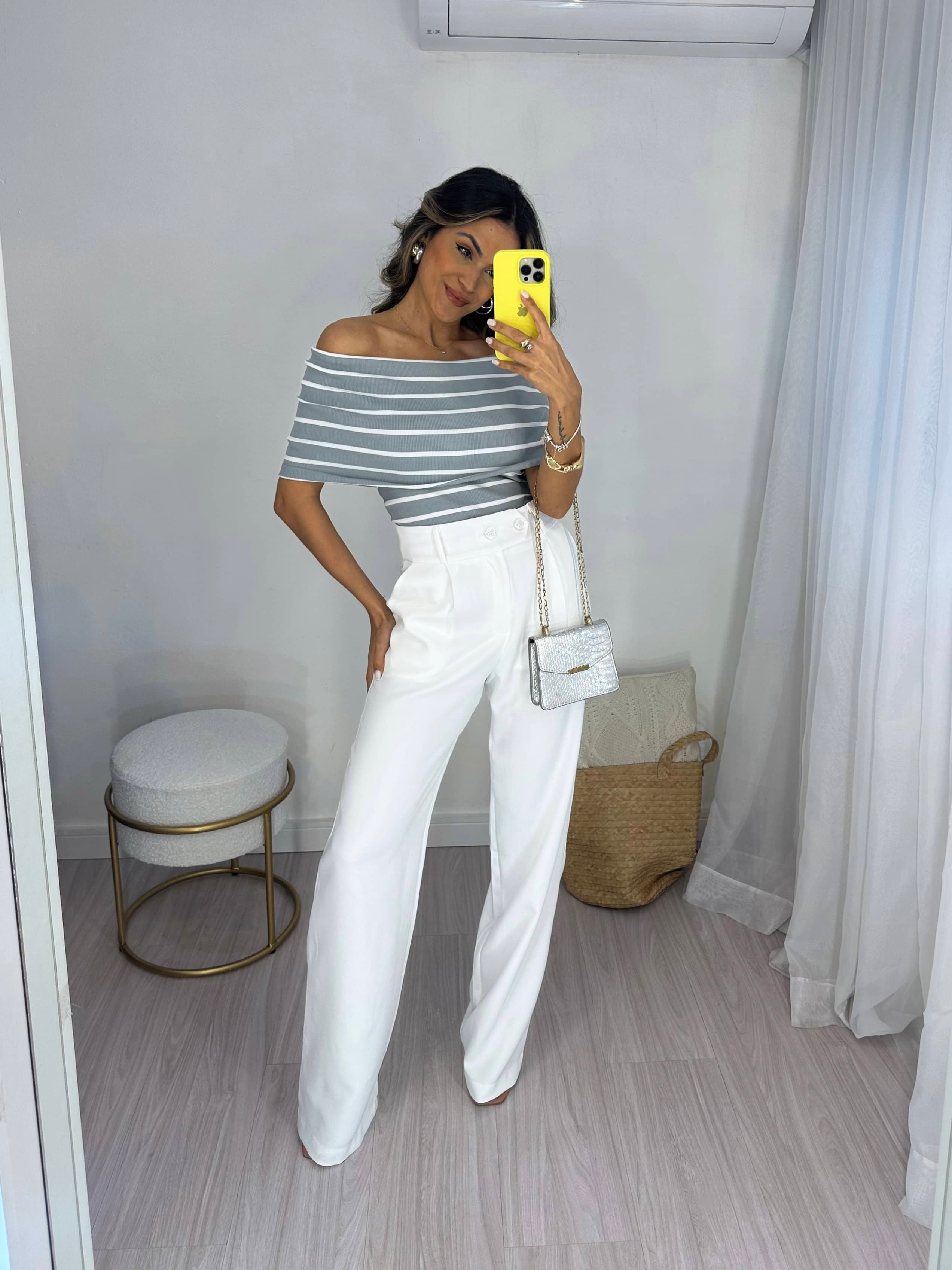 Blusa Ombro a Ombro Curta Listrada Cinza Bourn