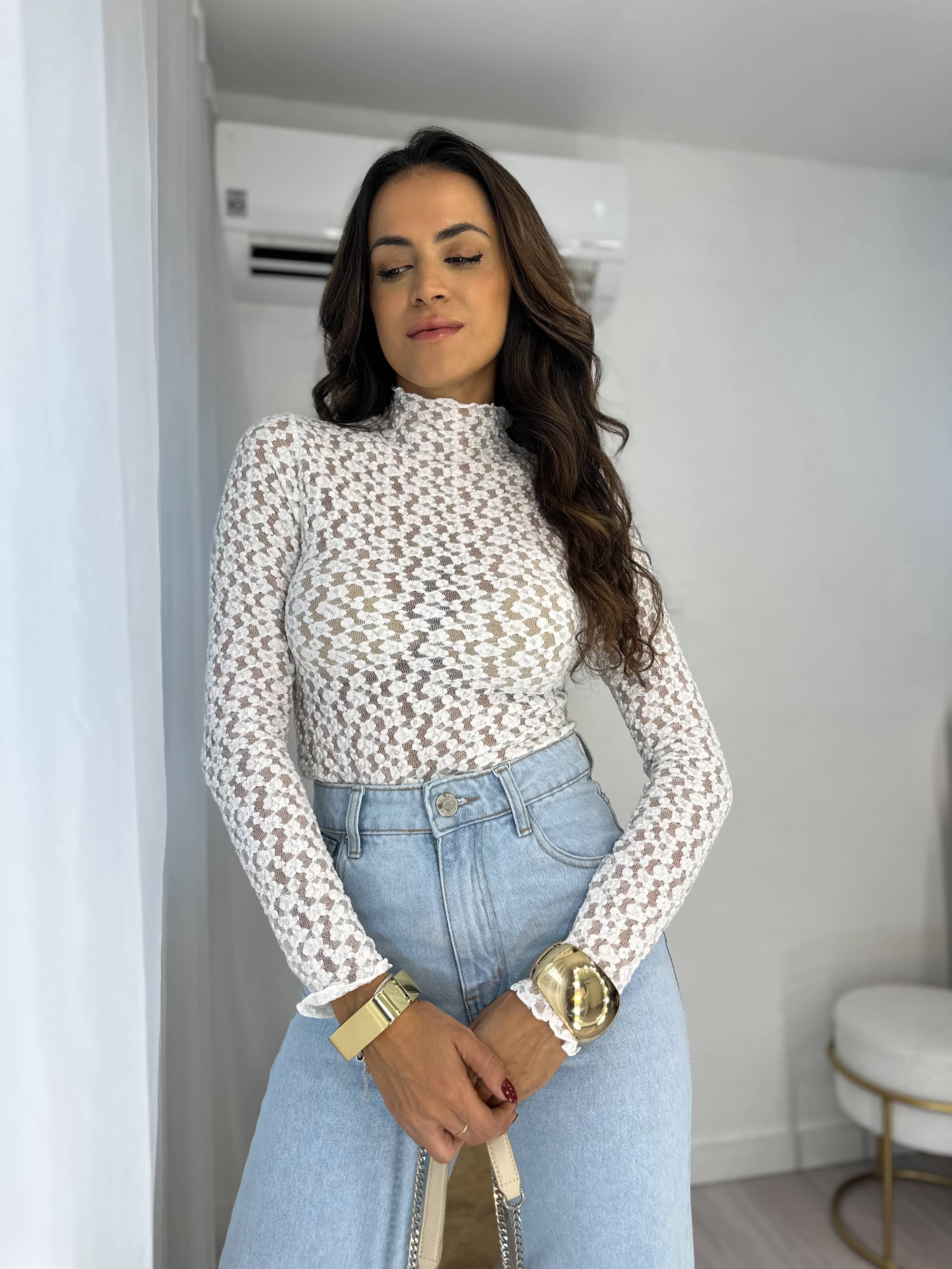 Blusa de Renda Off Sheila
