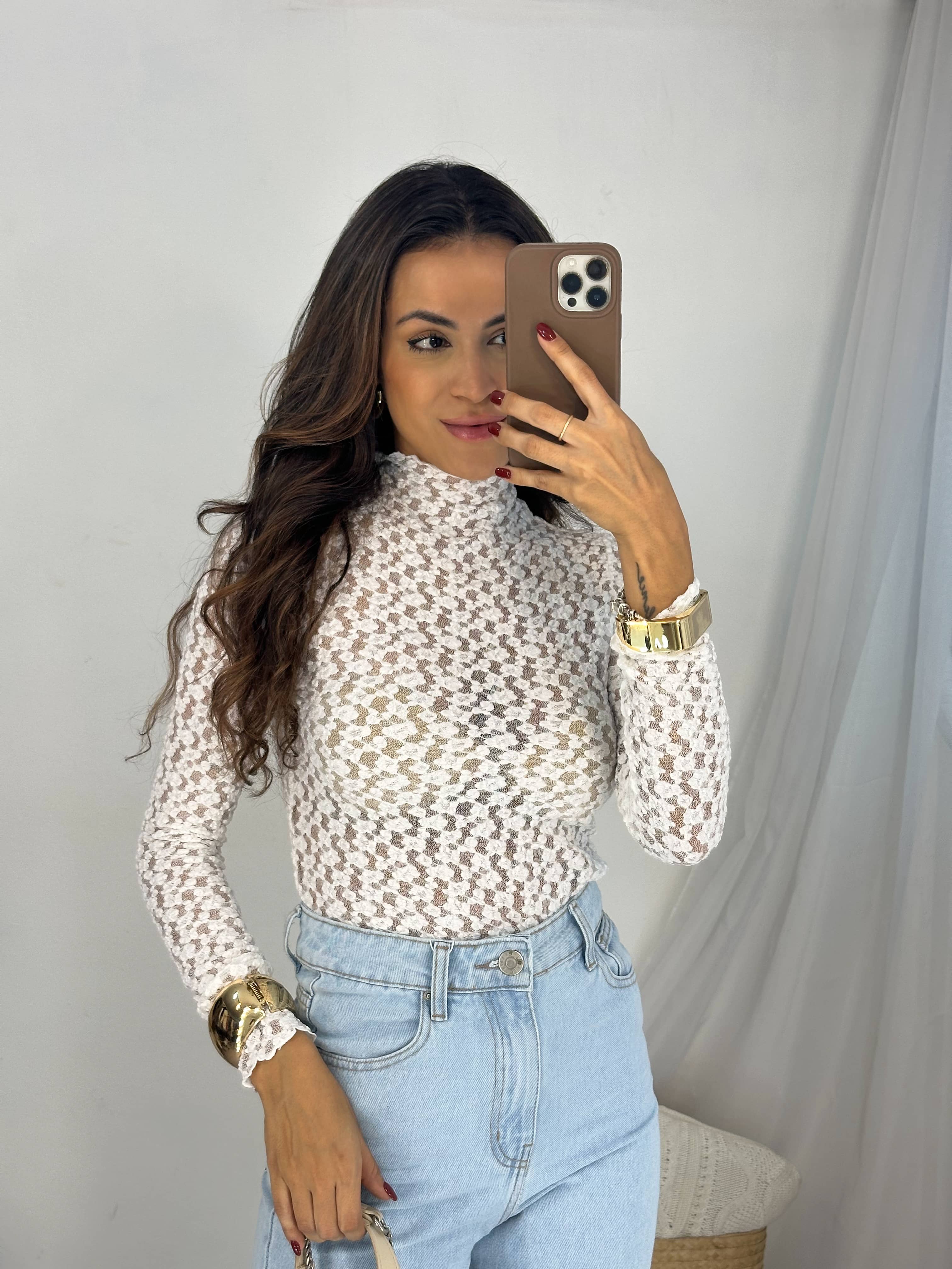 Blusa de Renda Off Sheila