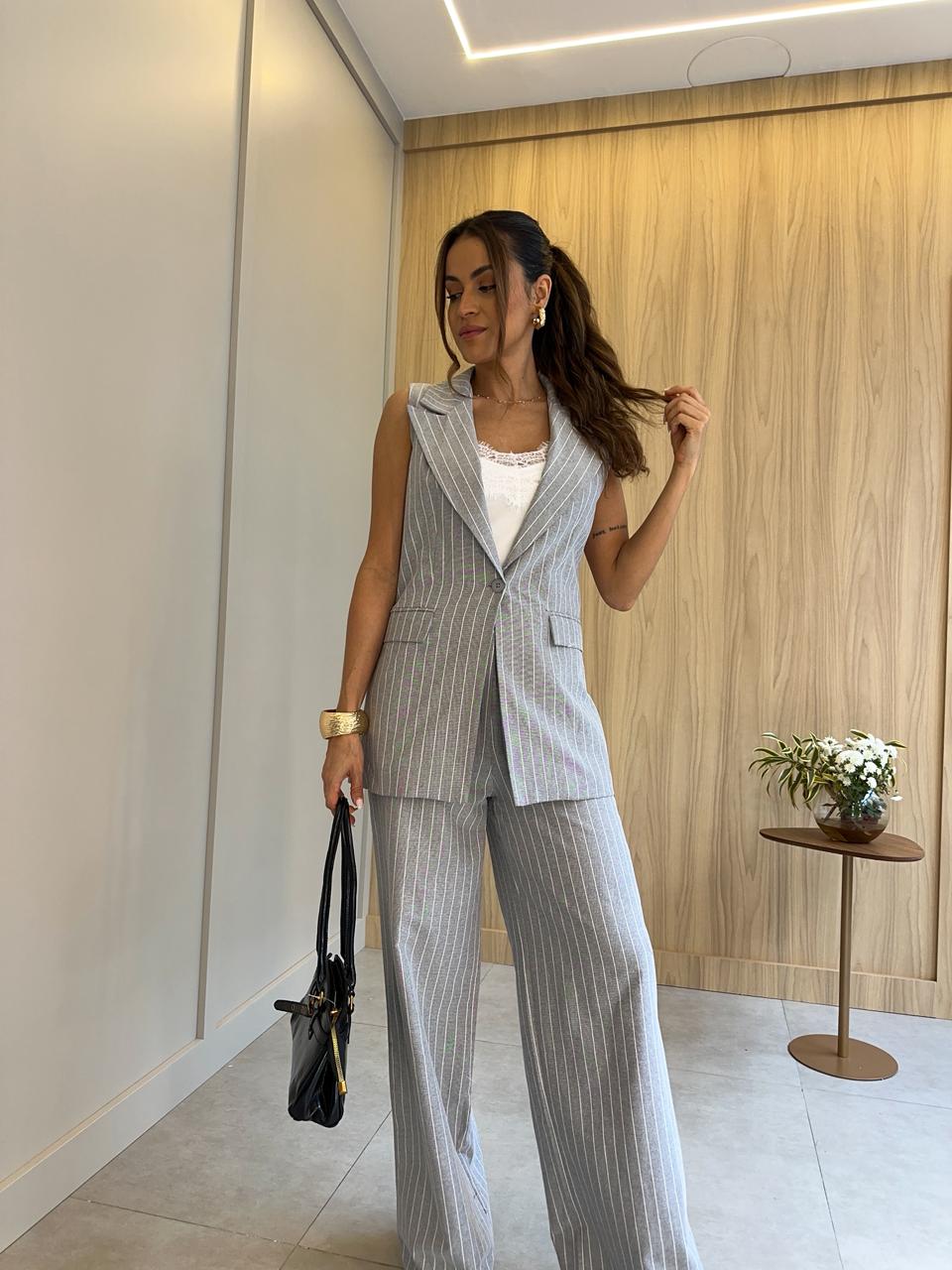 Conjunto Risca de Giz Cinza Lais