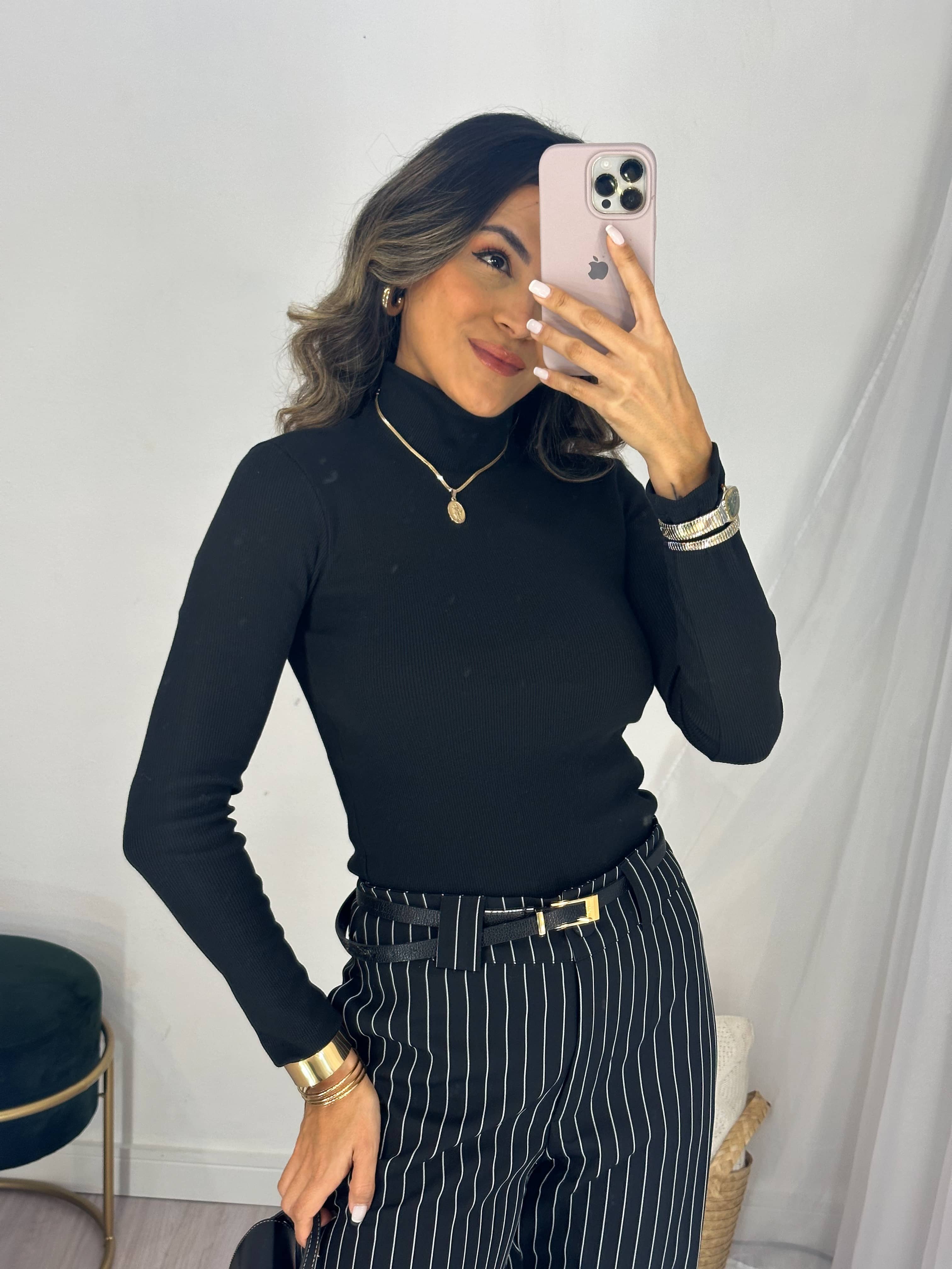 Blusa Canelada Ferdi Preta