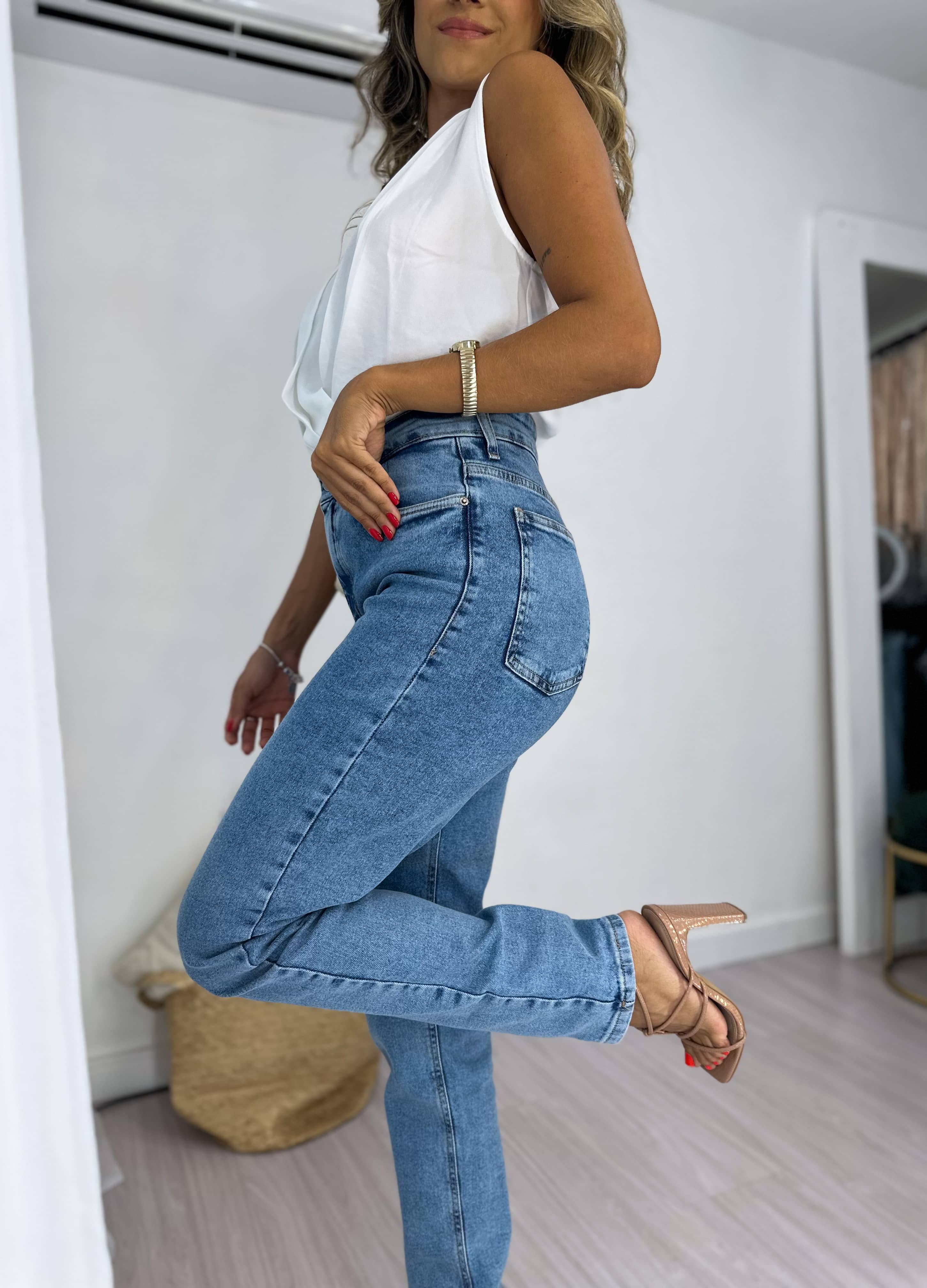 Calça Mom Media Iza