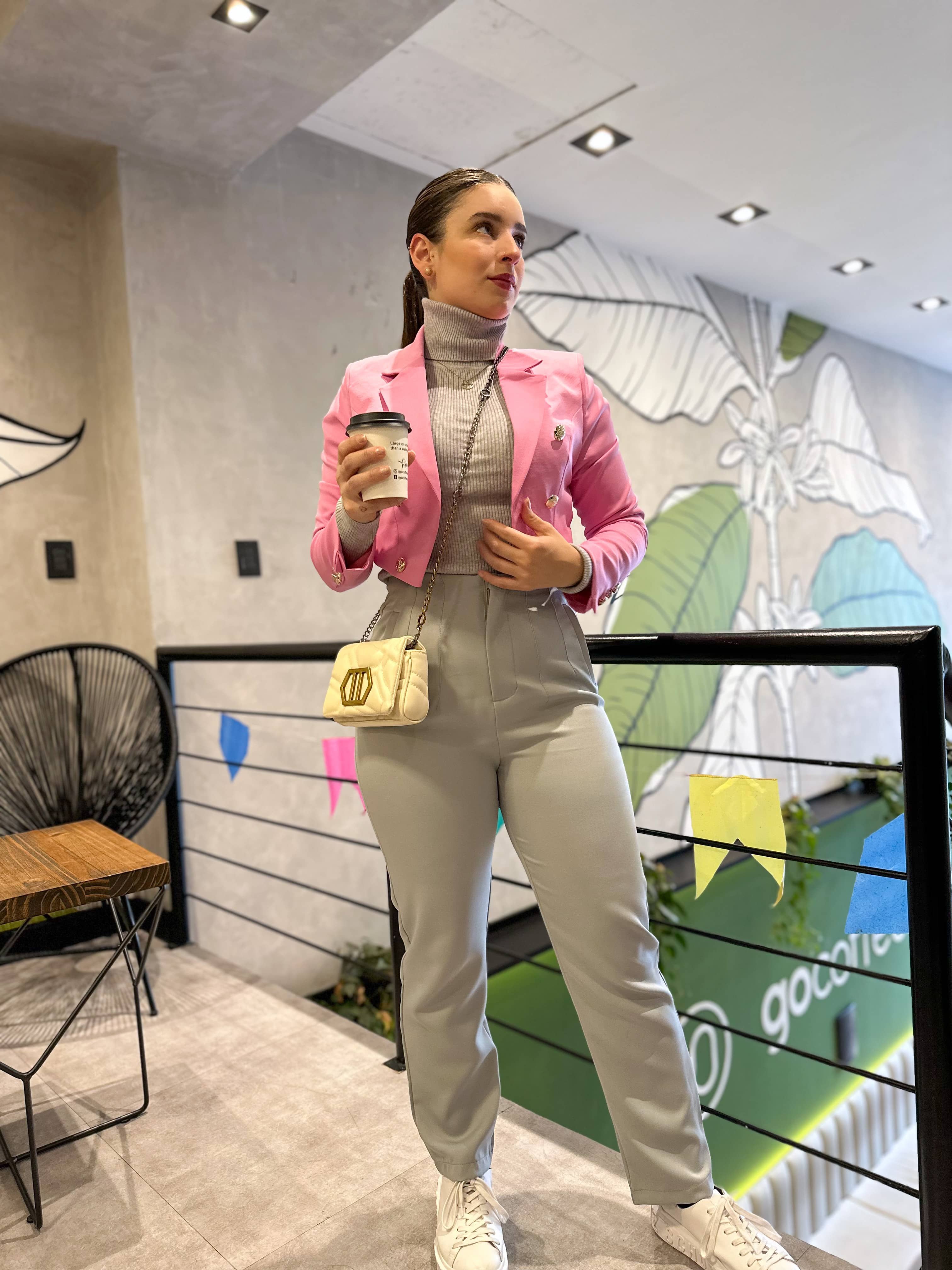 Blazer Curto Izzy Rosa Bebê