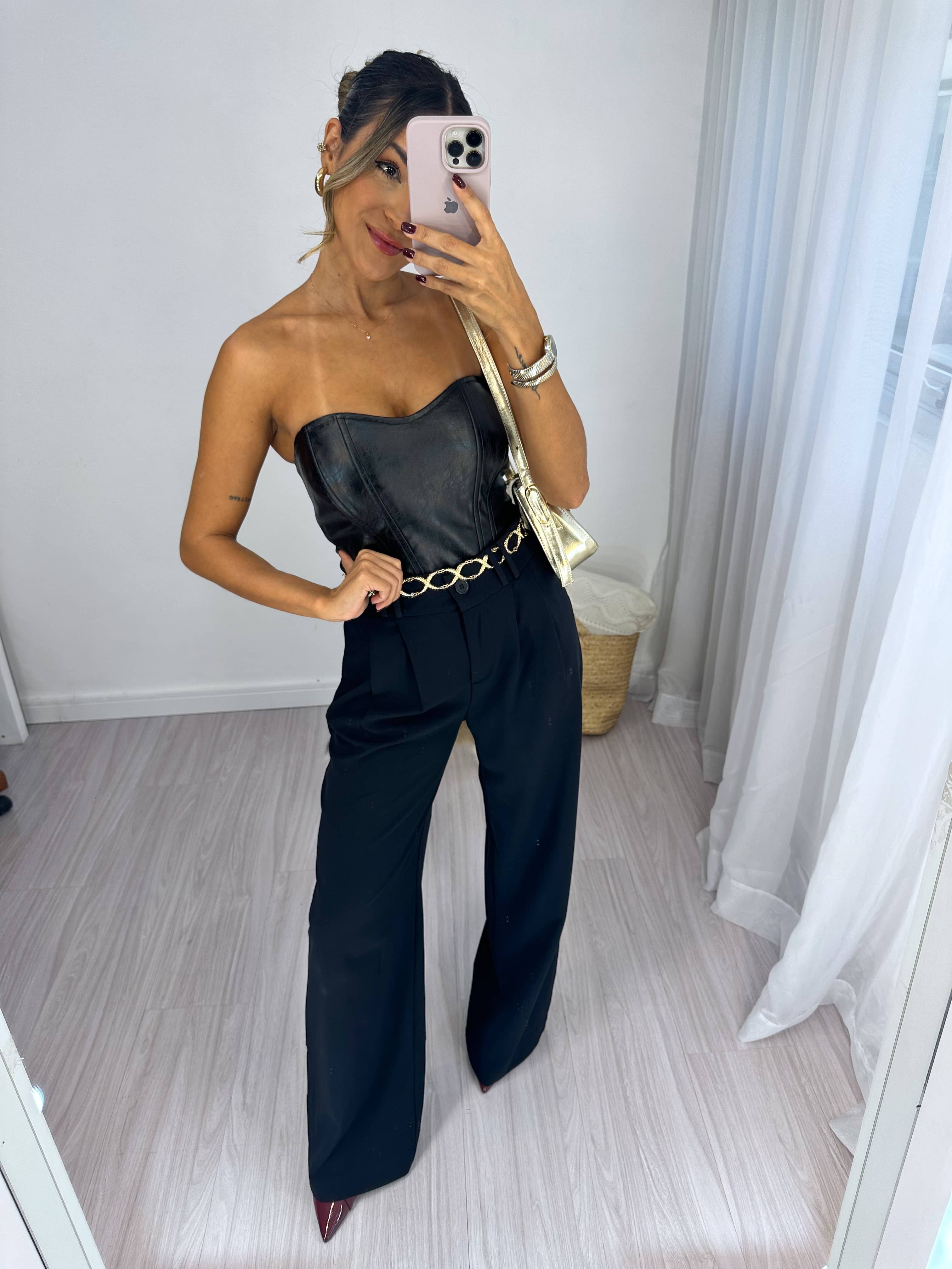 Calça Wide Leg Preta Leoni