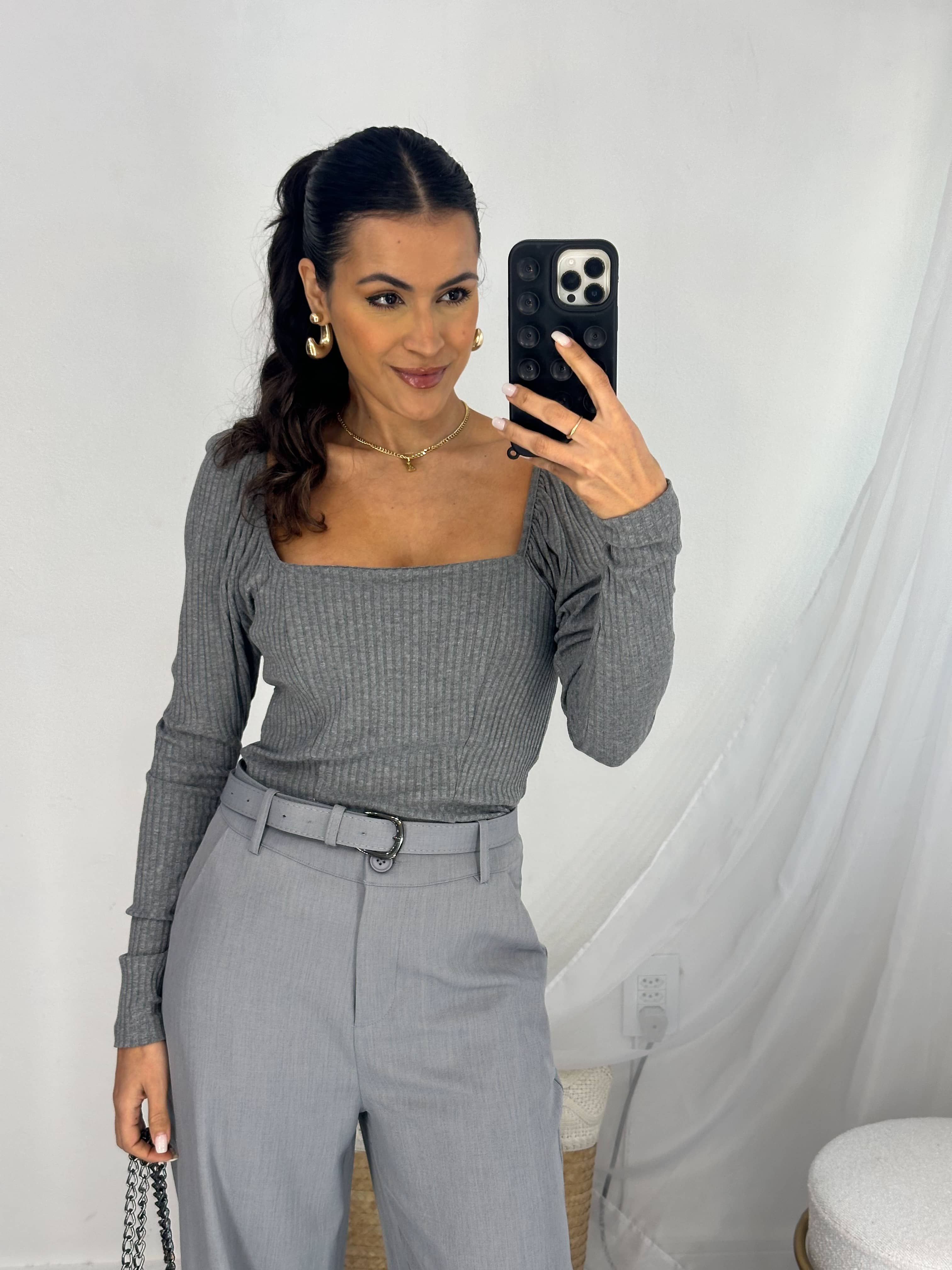 Blusa Canelada Cinza Magie