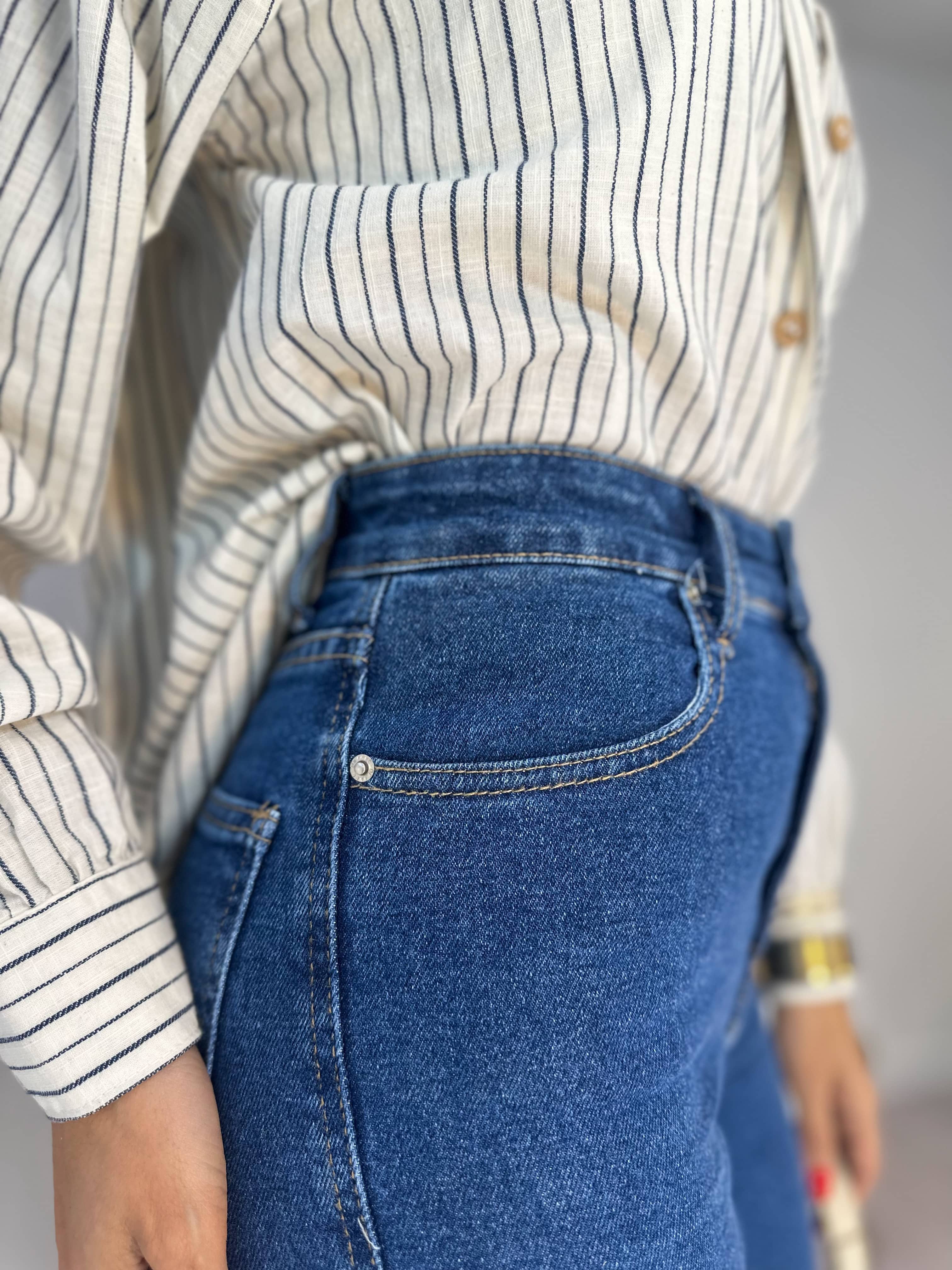 Calça Jeans Boot Cut Escura Marie