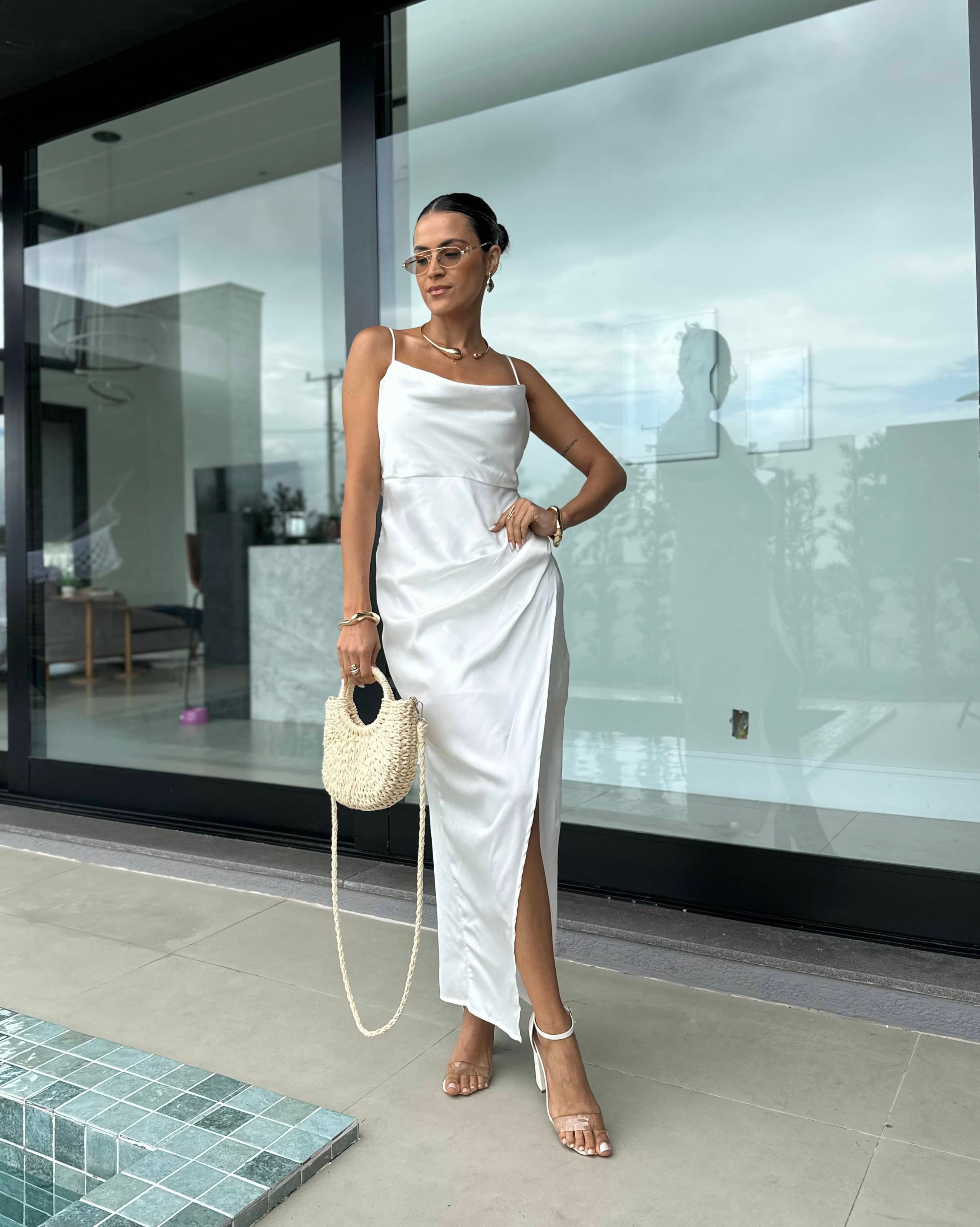 Vestido Off em Cetim Rity