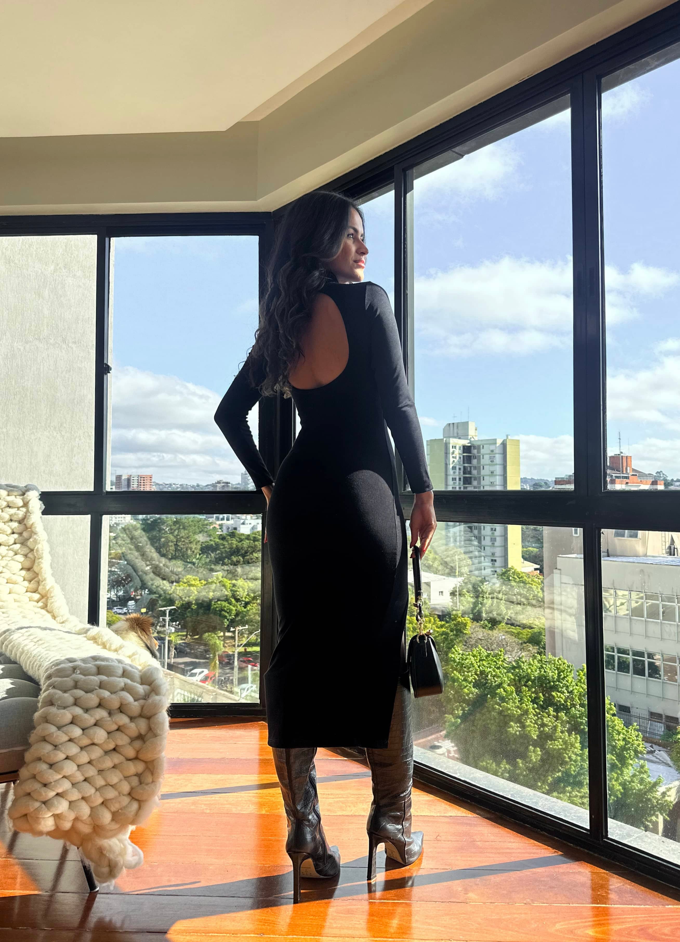 Vestido Midi Sabrine Preto