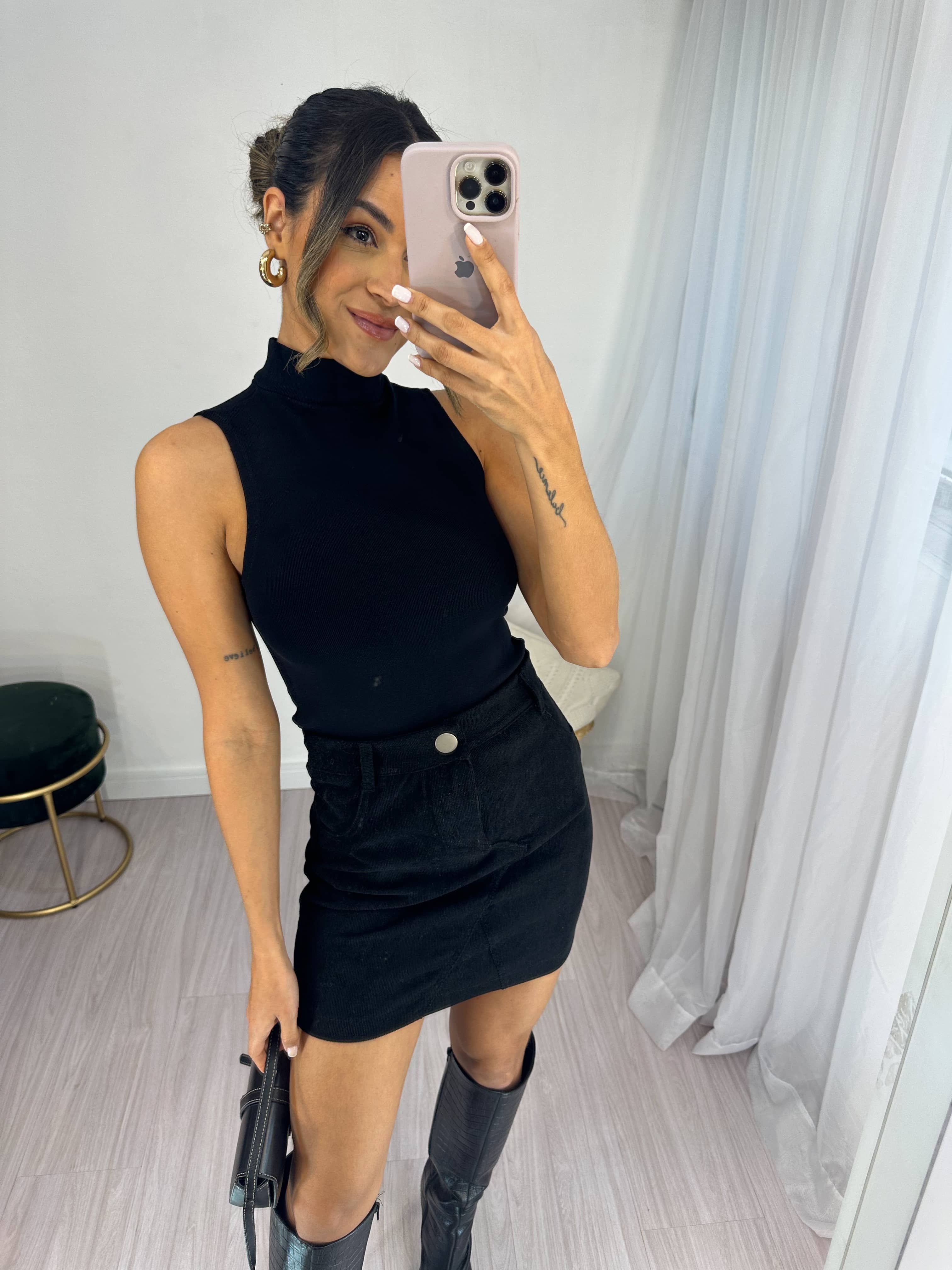 Blusa Canelada Preta Austin