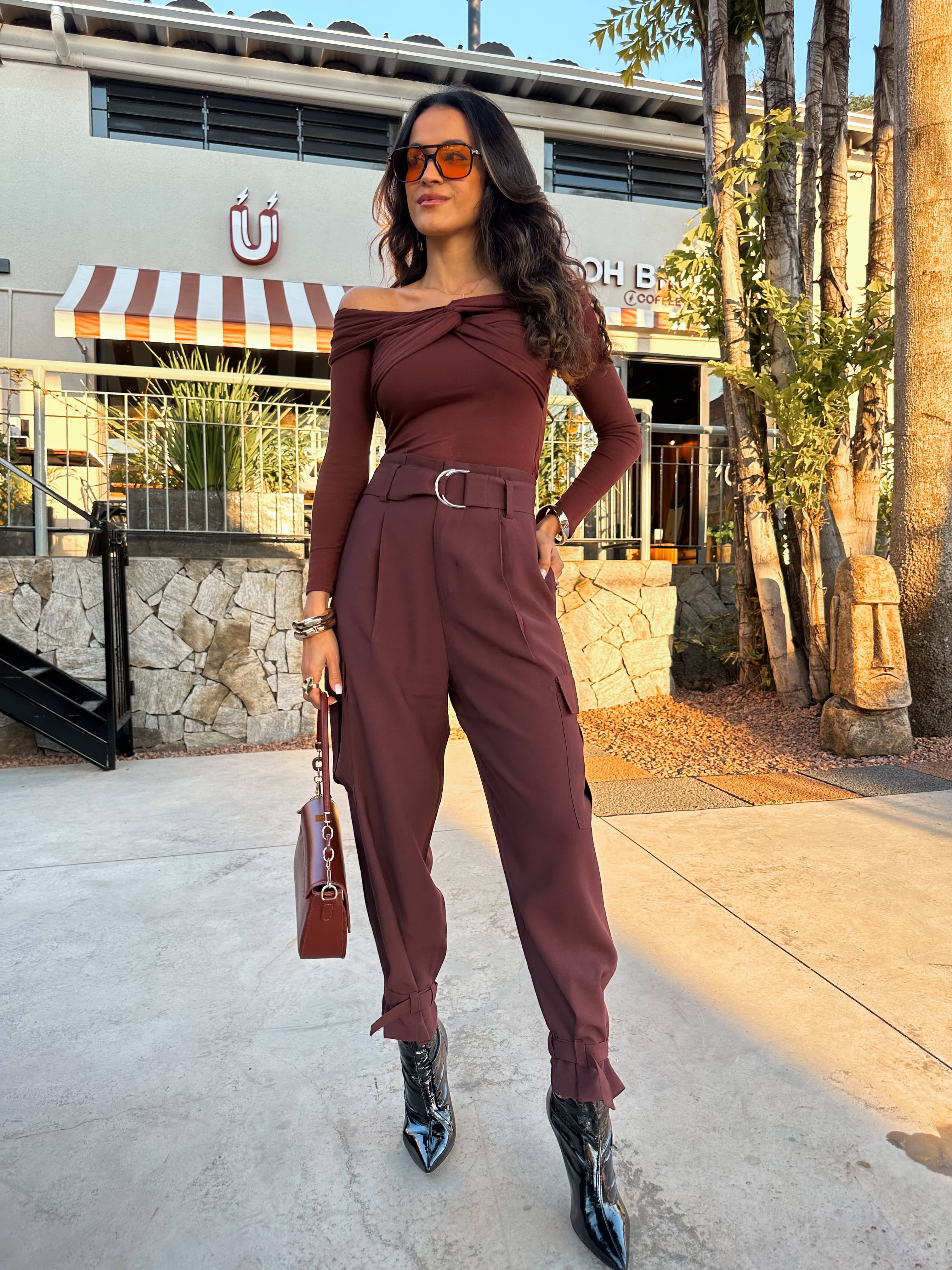 Blusa Marrom Ombro a Ombro Santes