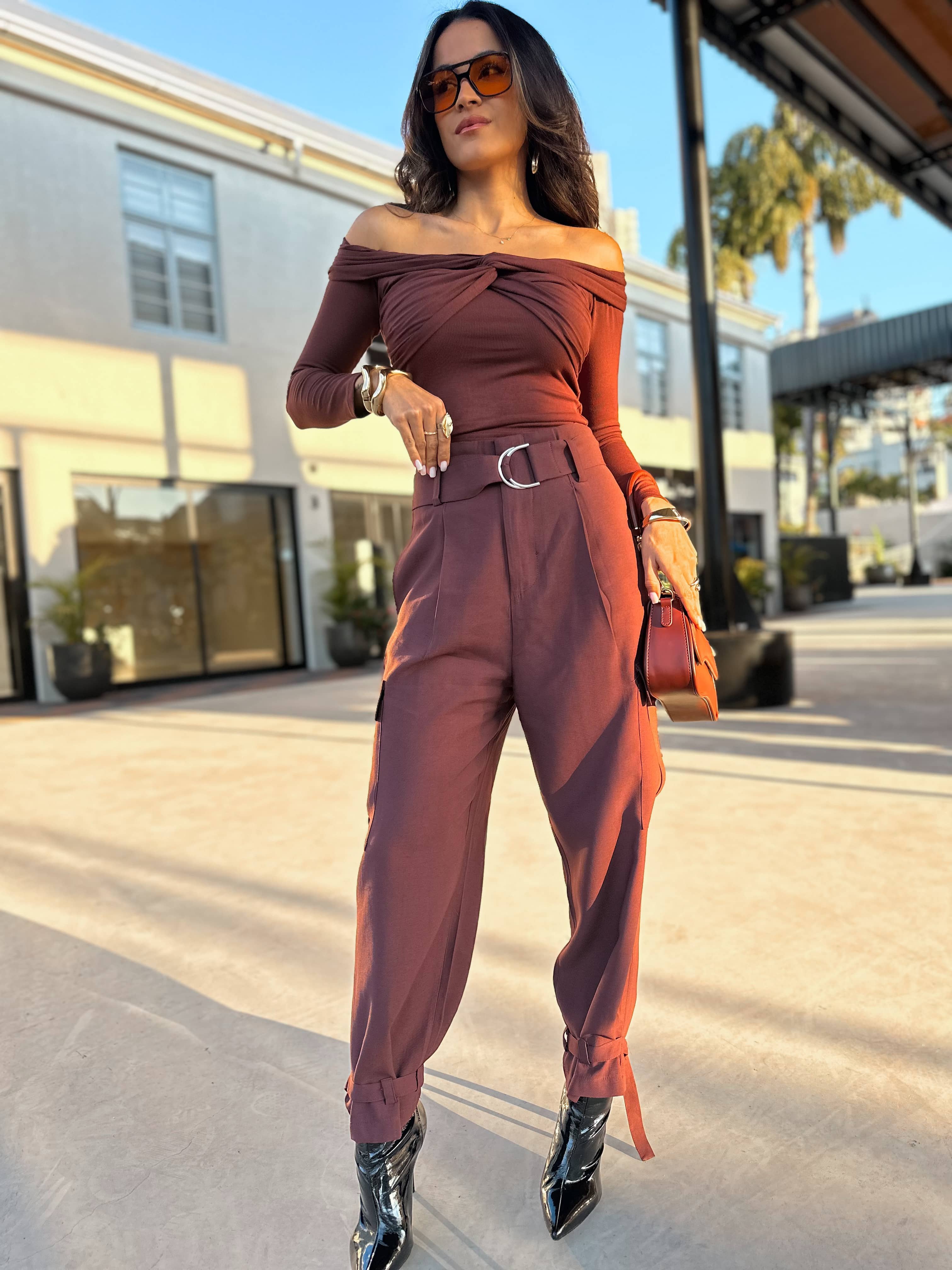 Blusa Marrom Ombro a Ombro Santes